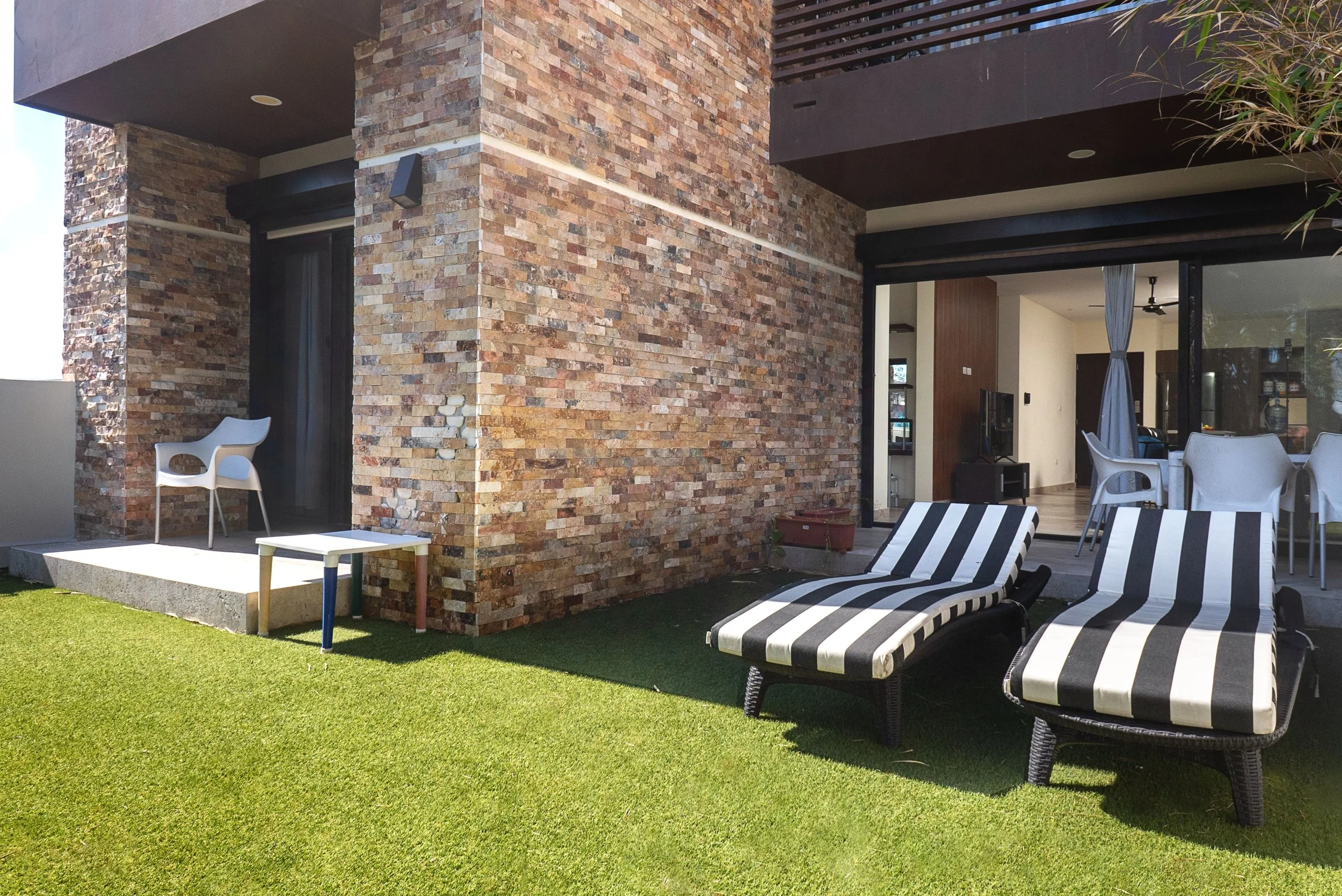 Veranto Condos: 2-Bedroom Lock-Off Condo in the Center of Playa (SOLD)