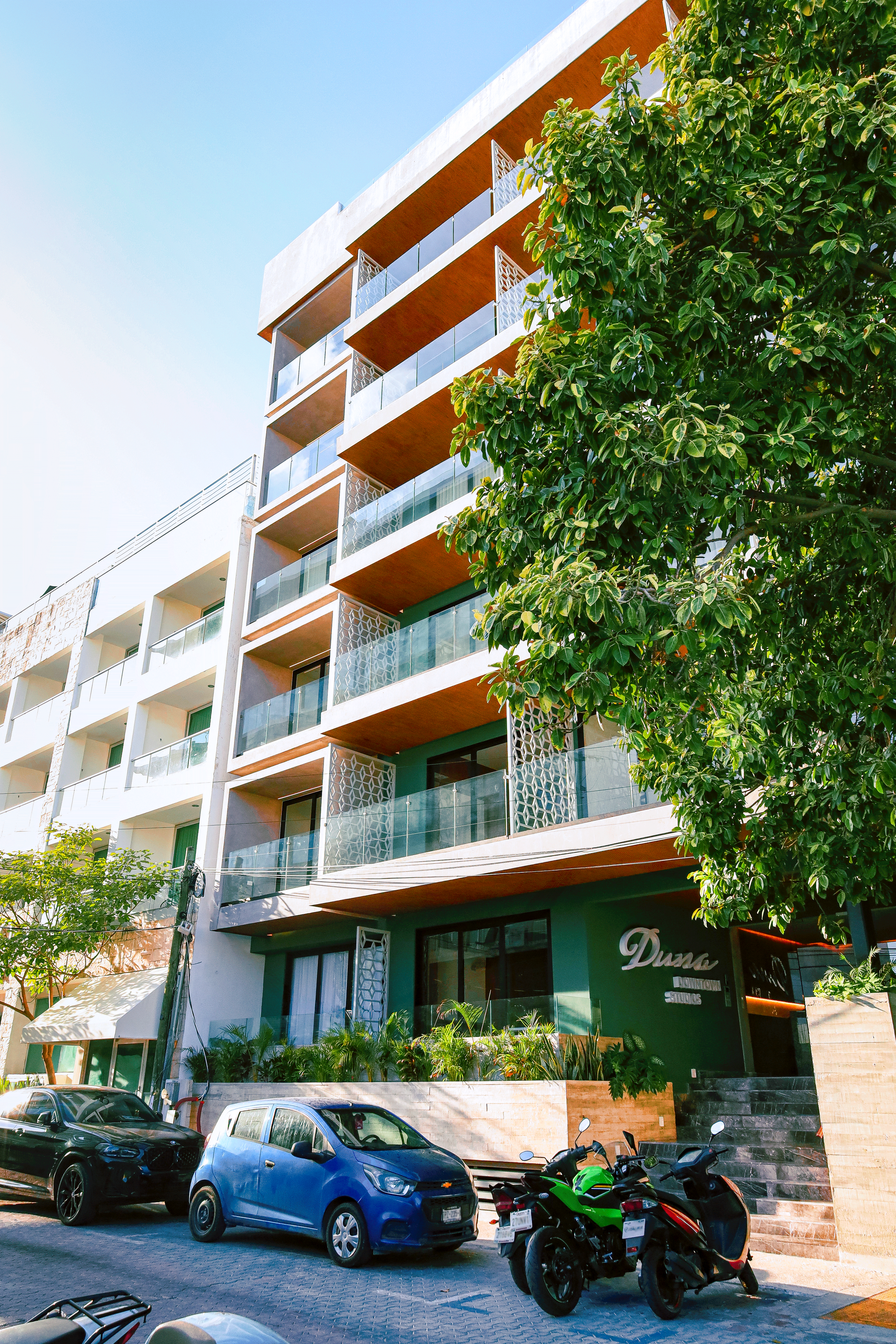 Duna: Last Unit Steps from Fifth Avenue &amp; the Caribbean Sea