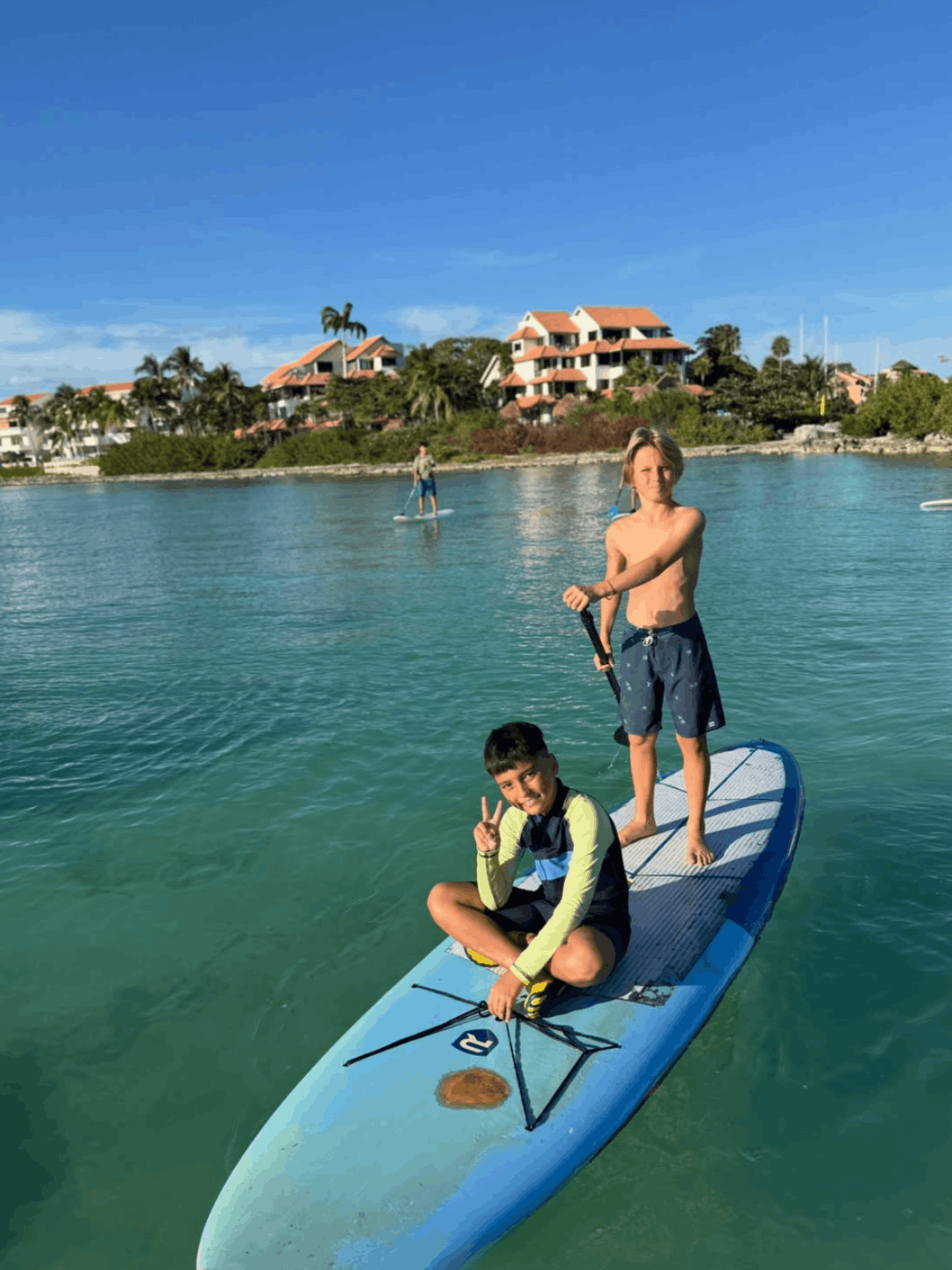 Puerto Aventuras Activities for Kids - Paddelboard.png