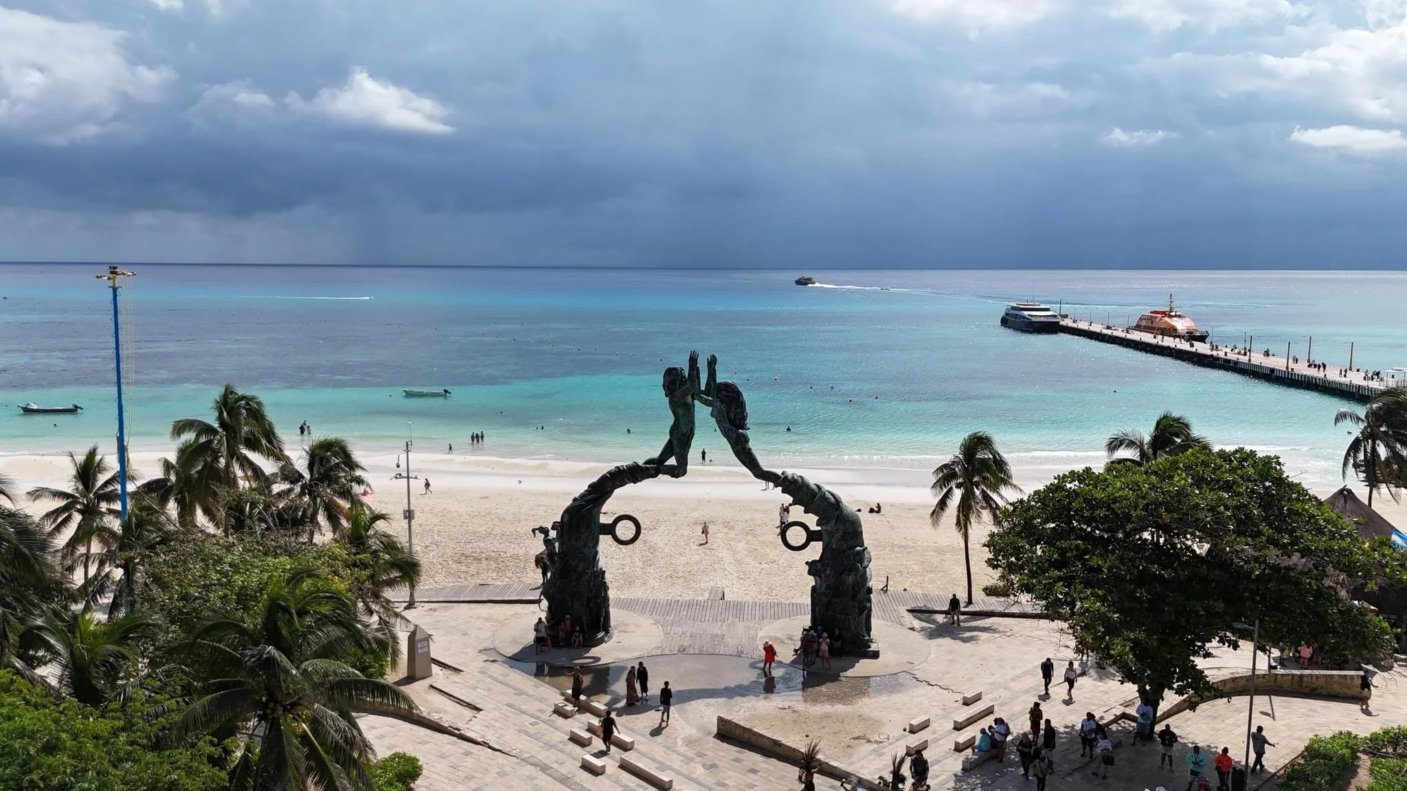 Portal Maya Playa del Carmen.jpg