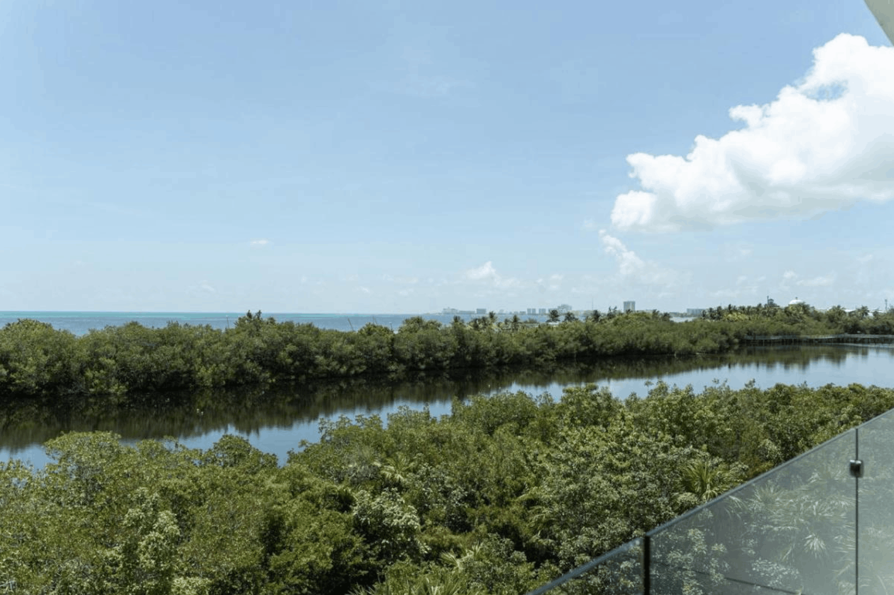 Lagunas 2 Puerto Cancun 104.png
