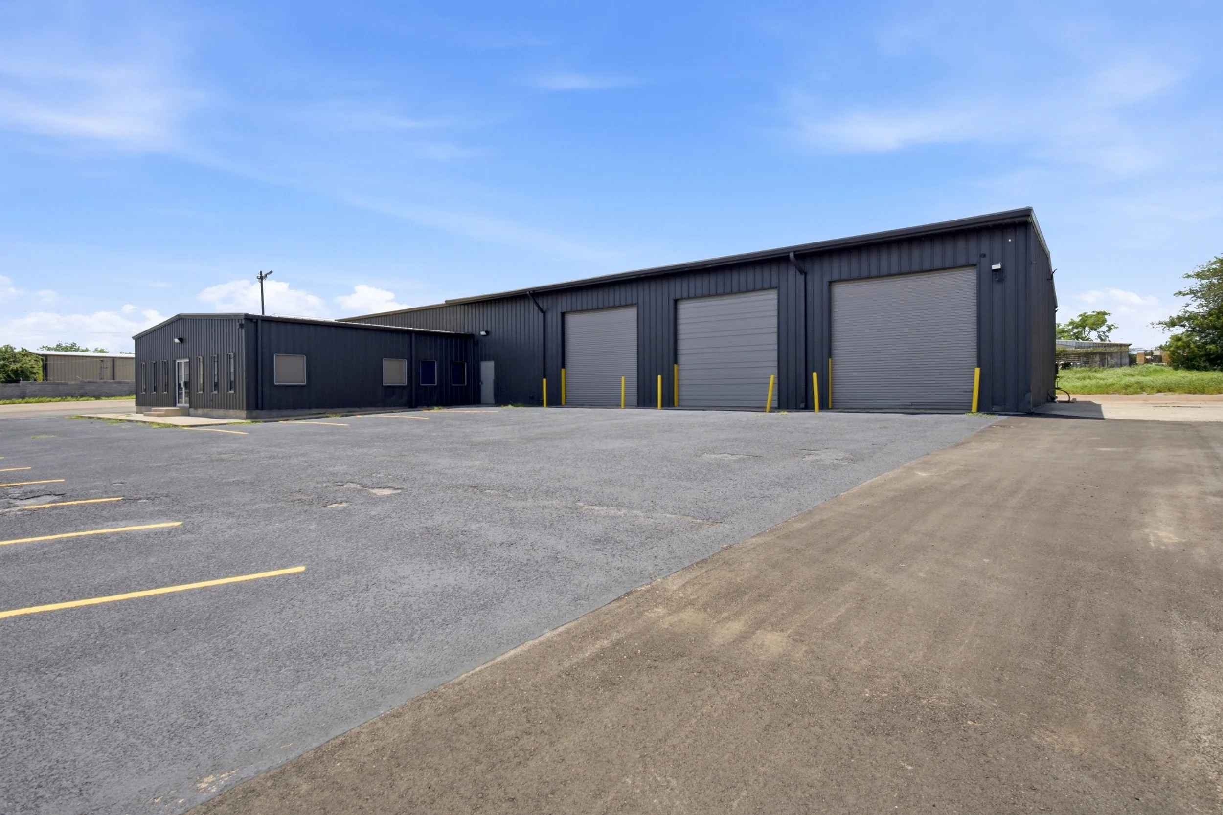 IOV Laredo - Office & Warehouse Modernization