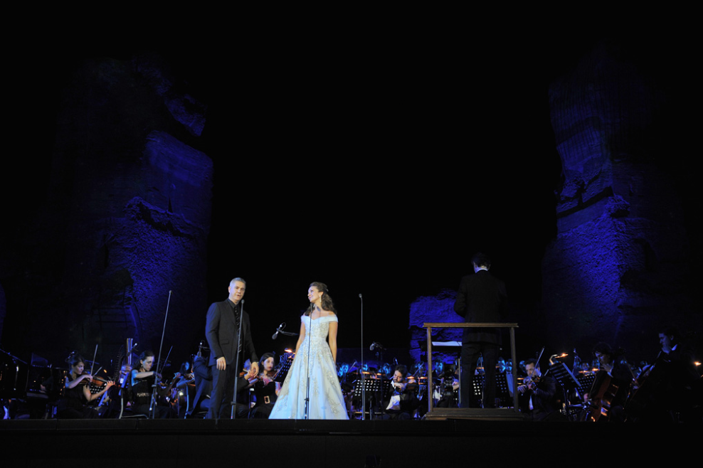 Carly Paoli for UNICEF concert 2015