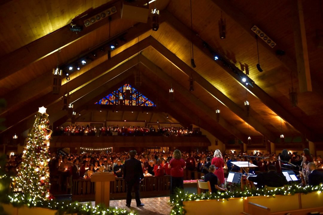 Silent night, holy night 🕯️ 

What a beautiful night we shared celebrating the Light that has come to save!