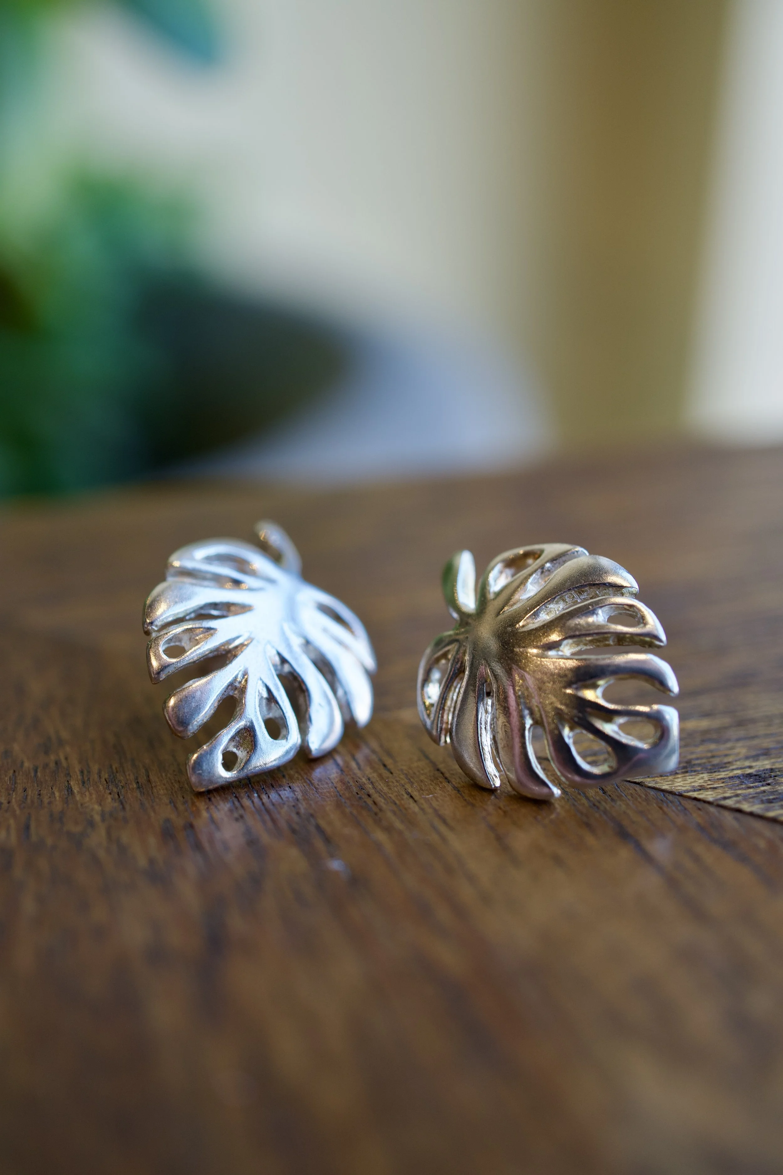 Medium Monstera Leaf Post Earrings