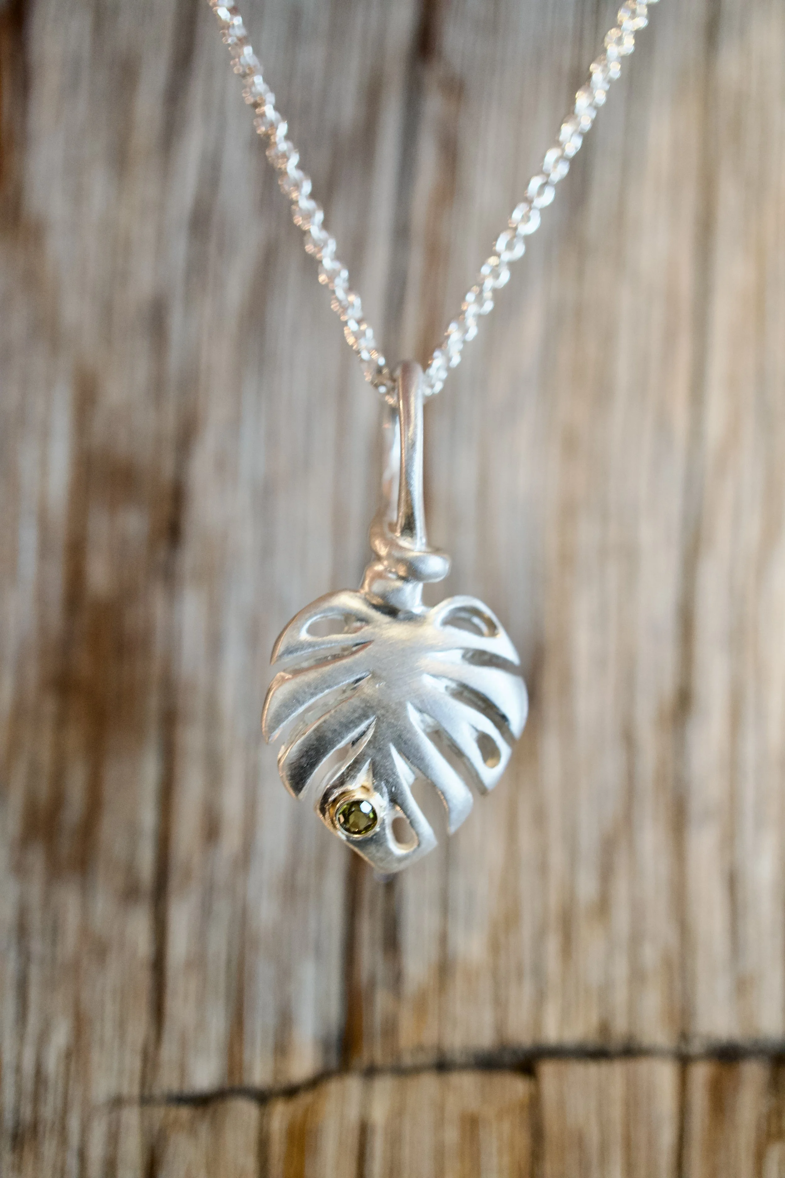 Monstera Pendant
