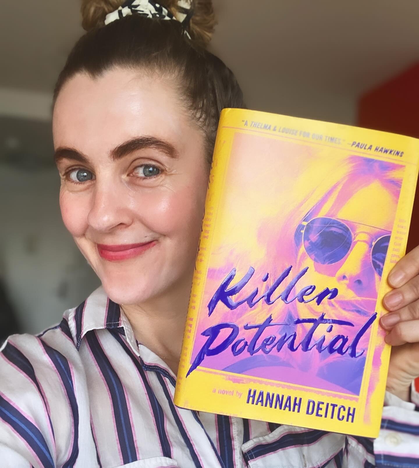 Loved this debut by @hannahdeitch! It&rsquo;s Bonnie-and-Bonnie, it&rsquo;s Thelma and Louise but make it millennial, it&rsquo;s women on the run and I wish they&rsquo;d never stop! Come for the wild ride, stay for the line level loveliness.✨🎢

If y
