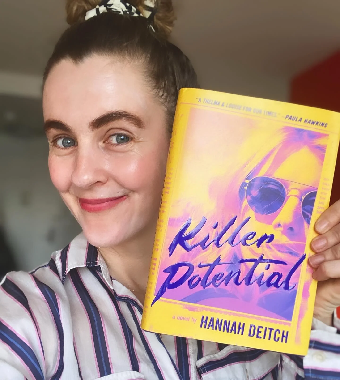 Loved this debut by @hannahdeitch! It&rsquo;s Bonnie-and-Bonnie, it&rsquo;s Thelma and Louise but make it millennial, it&rsquo;s women on the run and I wish they&rsquo;d never stop! Come for the wild ride, stay for the line level loveliness.✨🎢

If y