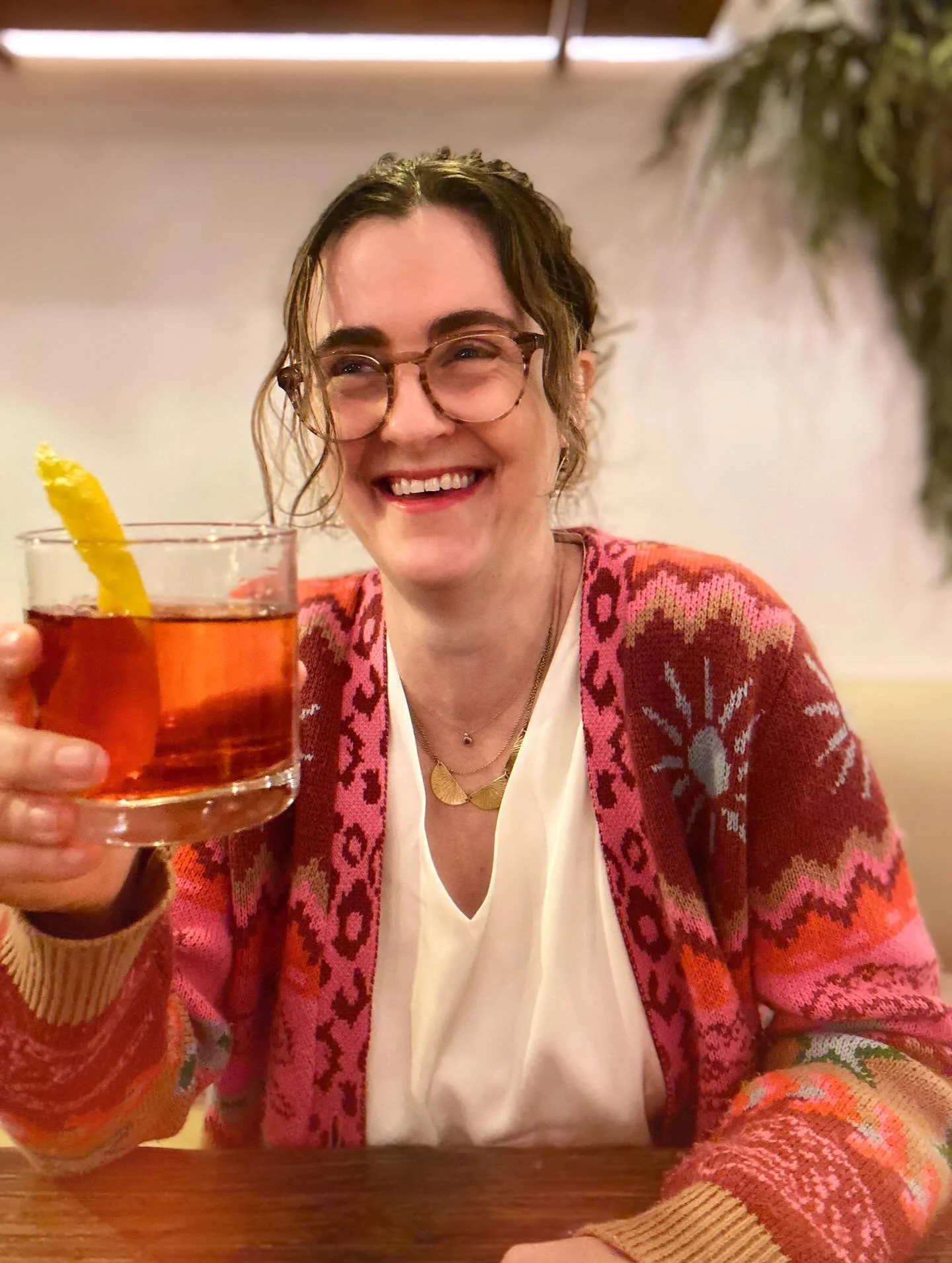 ✨holiday season brought to you by the magic of christmas and of weed gummies 😉

swipe to see the palm tree my environmentalist mother passed off for a 🎄