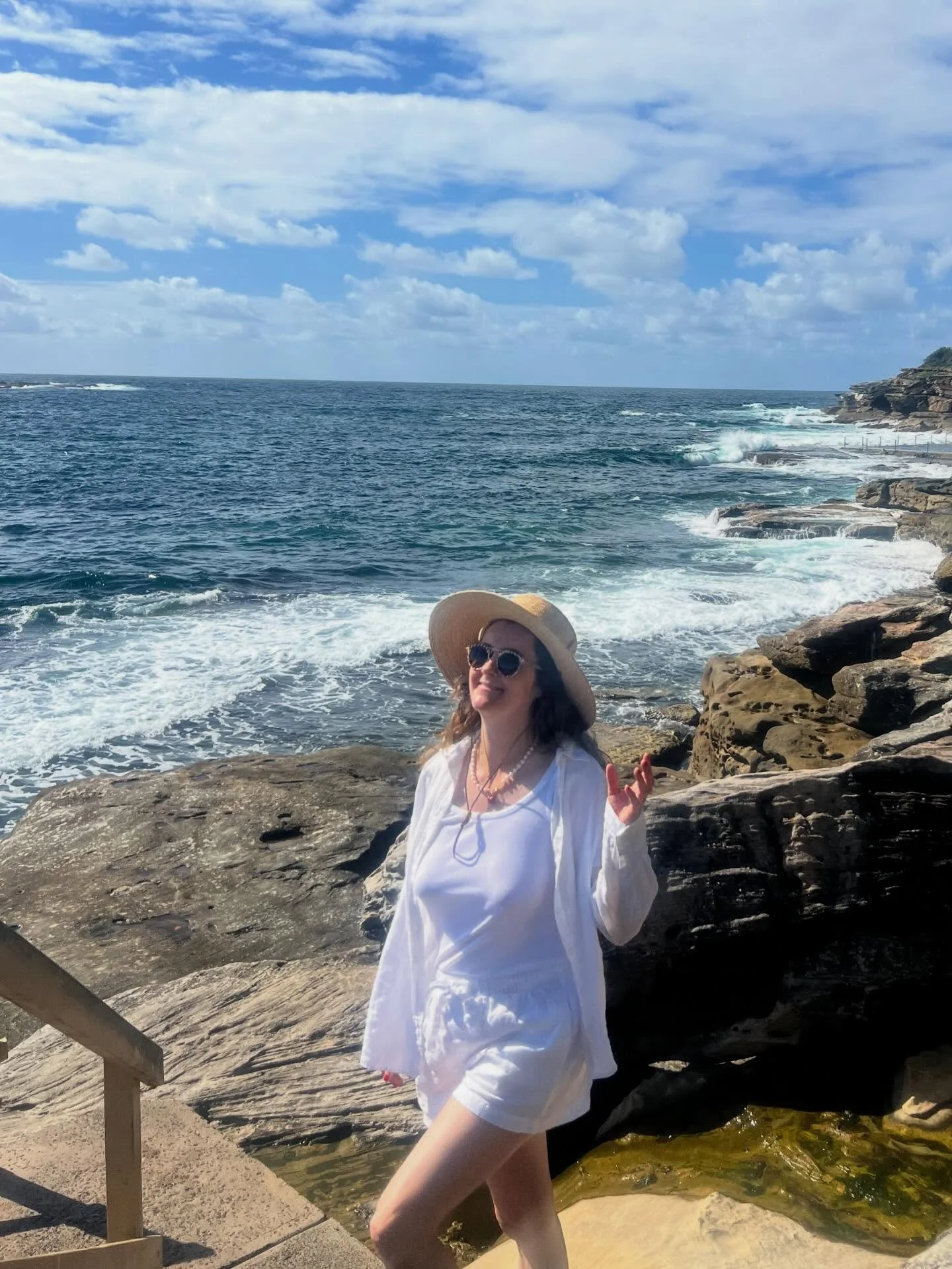 🌞SYDNEY!!🌞

A too-quick weekend of family hangs, art crawls, sweet treats, old mate catch-ups, and dreamy swims🌊 (we went to the McIvers Ladies Bath (aka Coogee Women&rsquo;s Pool) no less than three times!). It was actually Mardi Gras weekend 🏳️