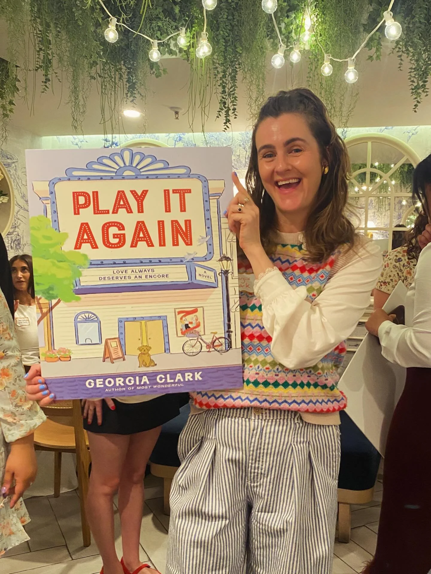 Tea time with @thedialpress + all our fave book people to celebrate Spring/Summer releases! 🎉

💛&nbsp;No Matter What&nbsp;&mdash; Cara Bastone 
🧠&nbsp;Annie Knows Everything&nbsp;&mdash; Rachel Wood
✨&nbsp;Don&rsquo;t Tell Me How It Ends&nbsp;&mda