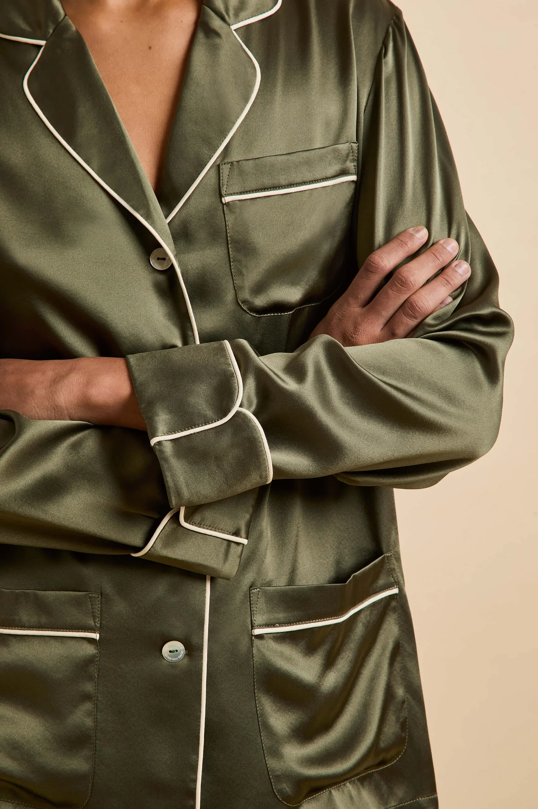 olivia-von-halle-coco-nori-green-long-pyjama-set-in-silk-satin-PF26012-3_af53eb49-230e-452a-bdb9-f44f480285ae.jpg.webp