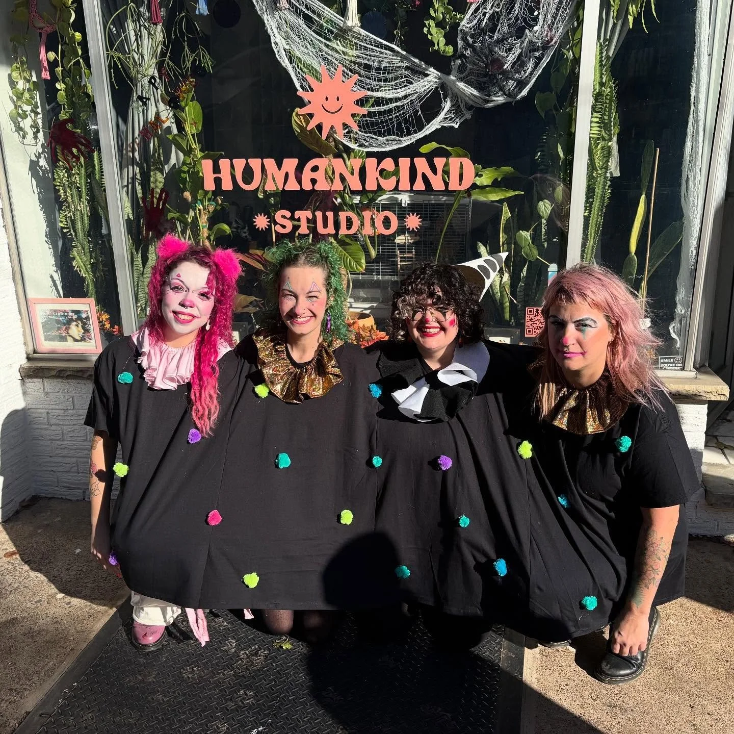 It finally happened&hellip; All our clowning around fused us together. At least the single brain cell we all share doesn&rsquo;t have to travel very far now!! 

HAPPY HALLOWEEN from your favorite clowns. 🤡 Comment what your costume is below!! Have f