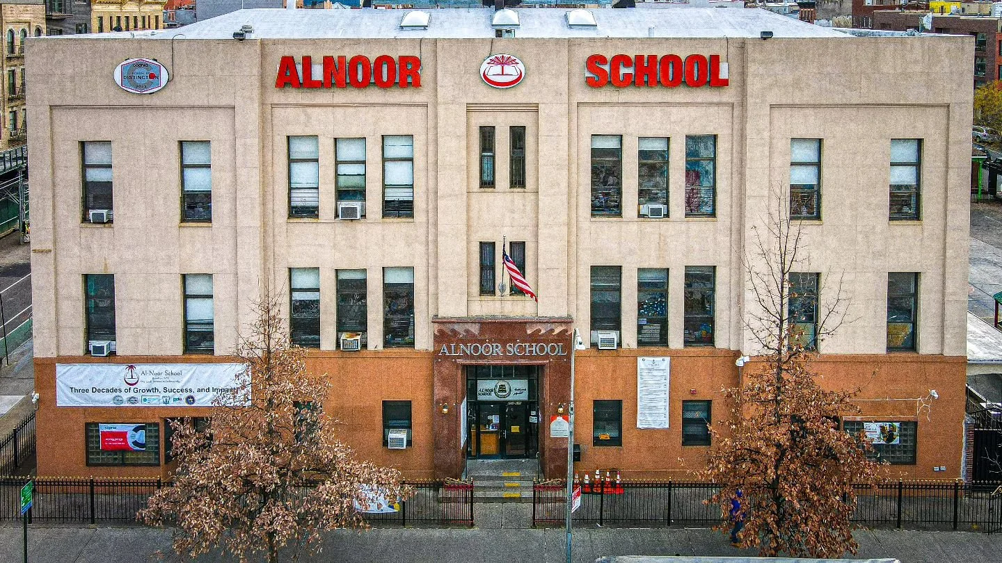 Al-Noor school is a Private Islamic school located in Brooklyn. It has been serving the muslim community of New York since 1994.