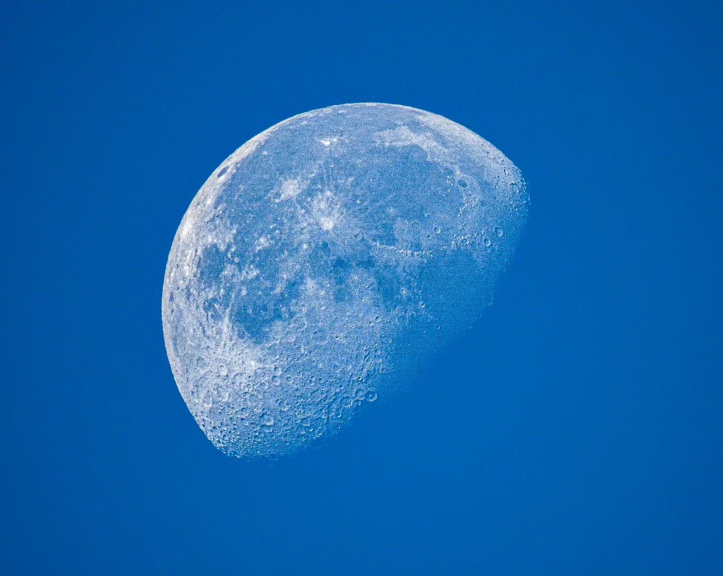 Morning moon

Probably the best picture of the moon that I have taken hand held.