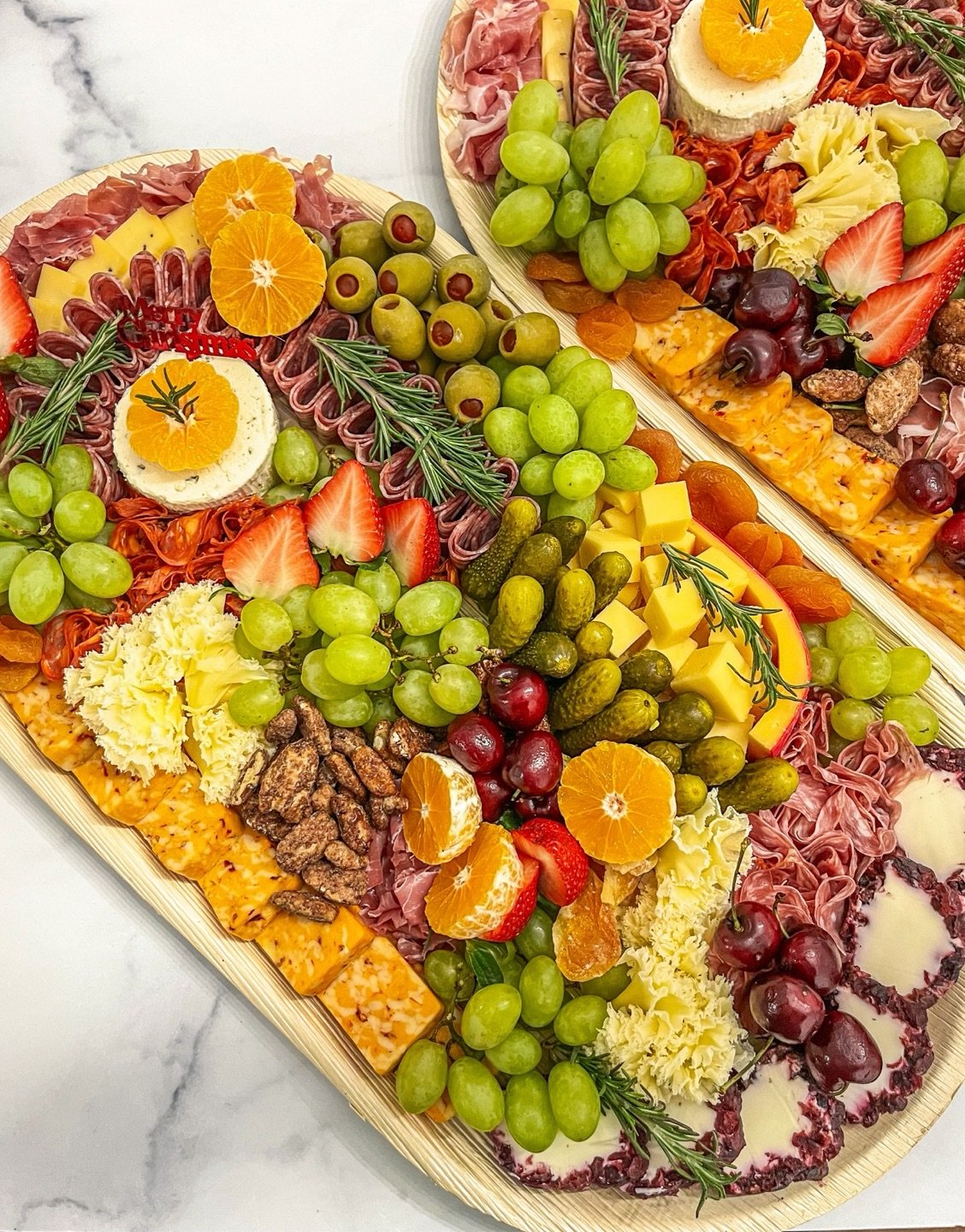 Our large ovals platters and medium square boards are perfect for your New Year&rsquo;s Eve gathering 🥂✨ Order now and celebrate the night in style!

#NewYearsEveBoards #CharcuterieBoards #NYEHosting #PartyBoards #EntertainingMadeEasy