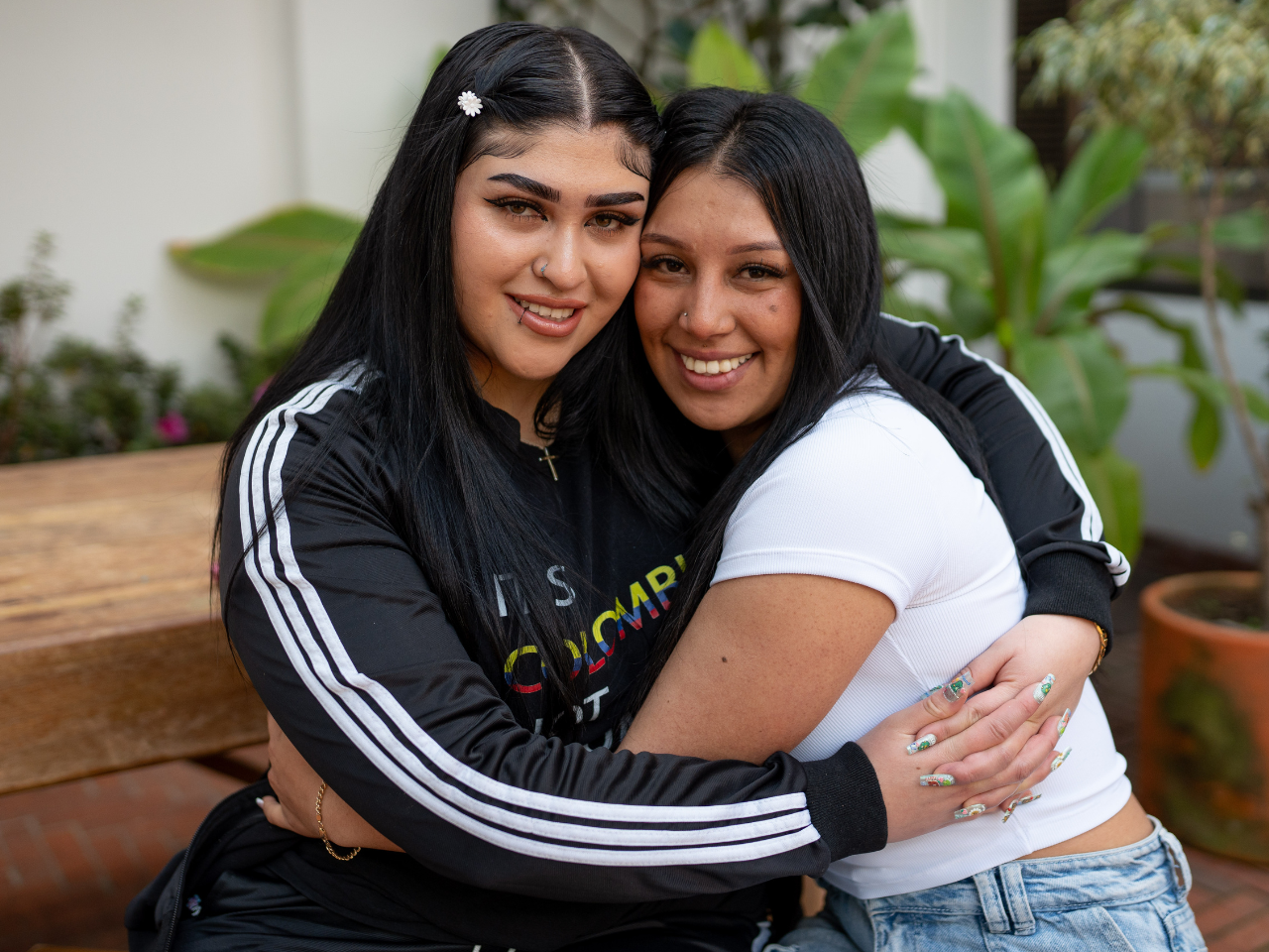 Friends Through It All: How Committed Relationships Heal Trauma 