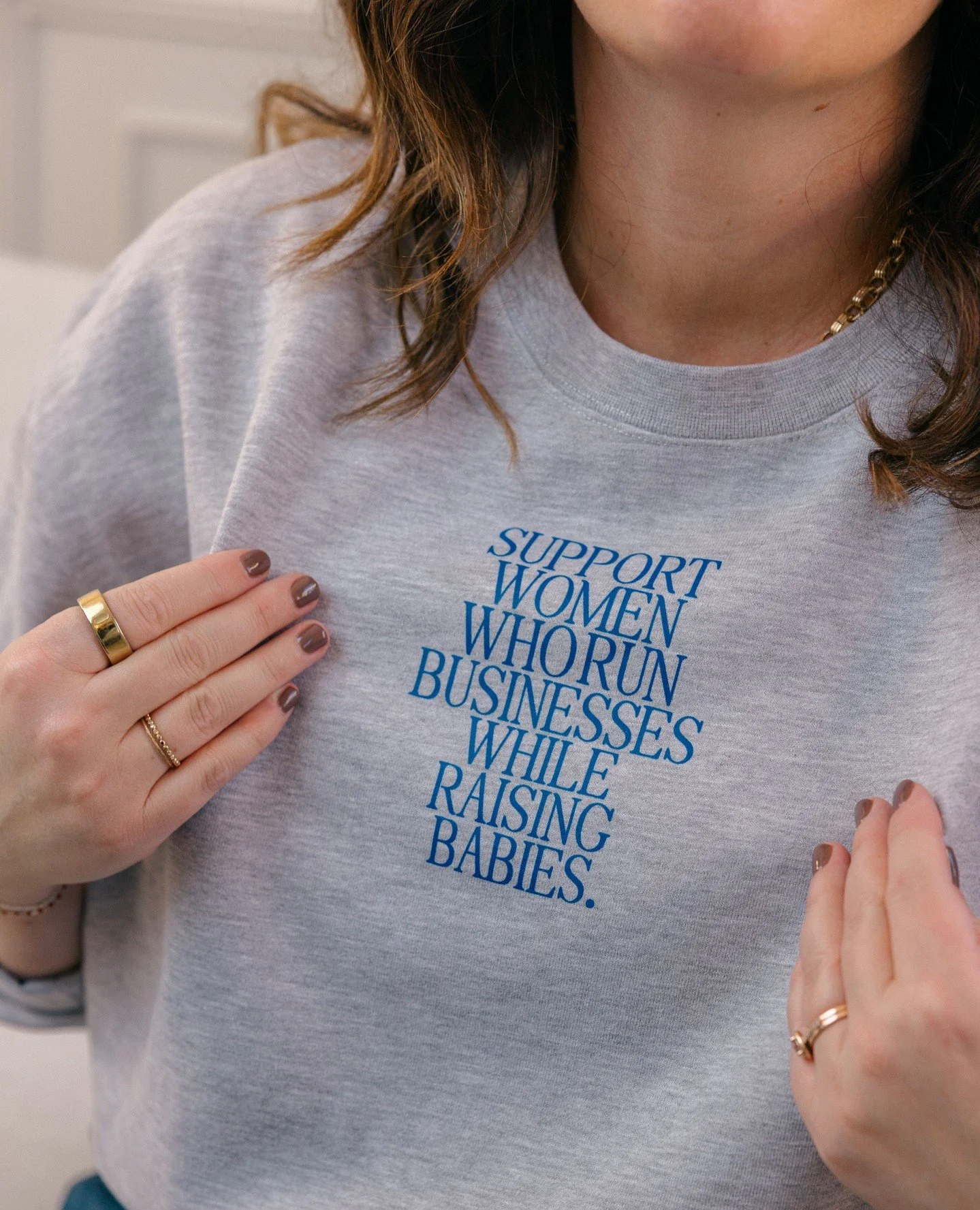 Comment "SHOP" to wear your ambitious motherhood loudly! ⁠
⁠
Support Women Who Run Business While Raising Babies! ⁠
⁠
⁠
#madeformothers #motherhood #ceomoms #workingmoms #businessowningmom #momsinbusiness #podcastformoms #mompreneur #momssu