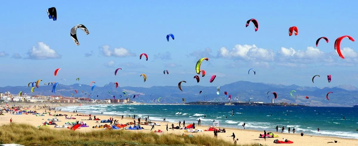 kitesurfing high season tarifa