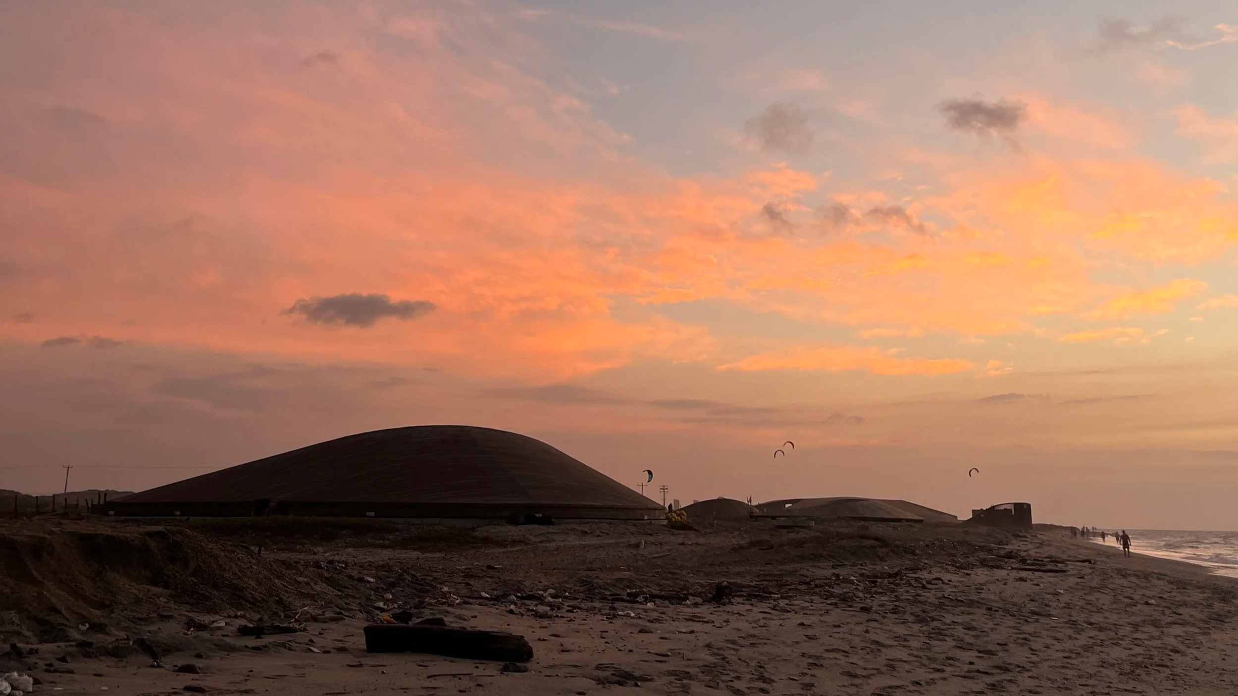 Kitesurfing in Salinas Del Rey