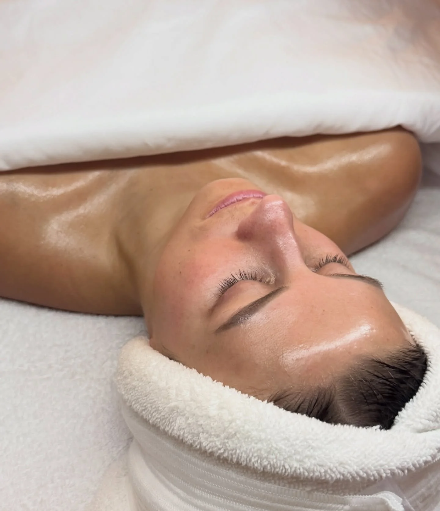 a goal in 2026 should be this post facial glowwww✨