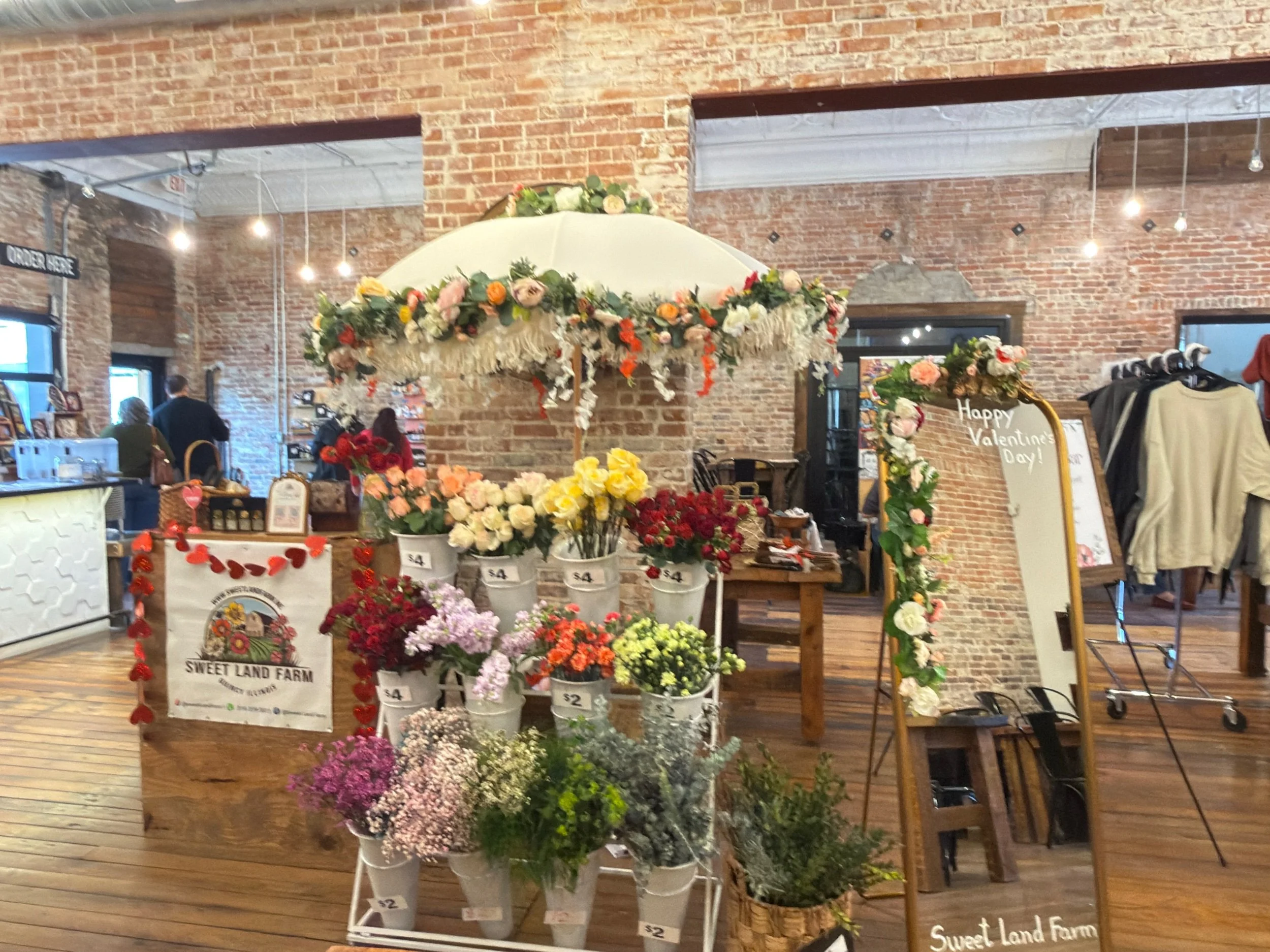 Bloom Bar  (up to 10 people and no attendant)