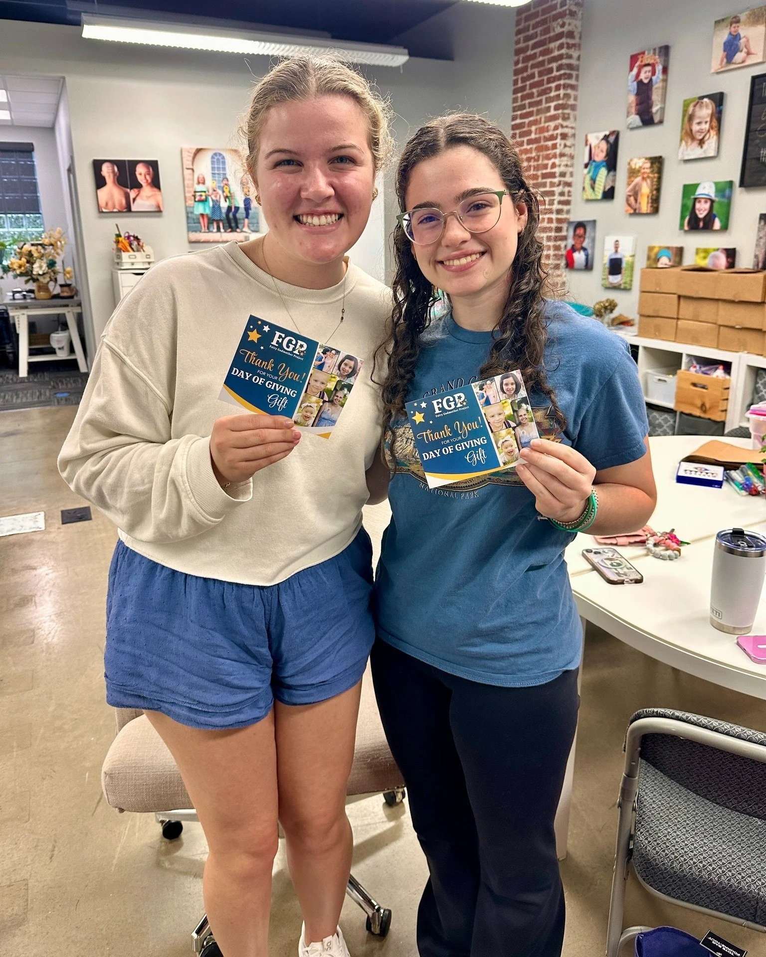 We are so thankful for our youth volunteers. They do so many things for FGP, from helping at events, to decorating bags for our families and other admin tasks! Thank you, youth volunteers! 💛