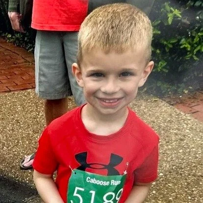 Today is the last day to get the Kickin' 4 Kellan t-shirt with your registration! Sign up now for a fun day with family/friends while showing up for Kellan's family, honoring his memory, and supporting local pediatric cancer families! 💛https://runsi