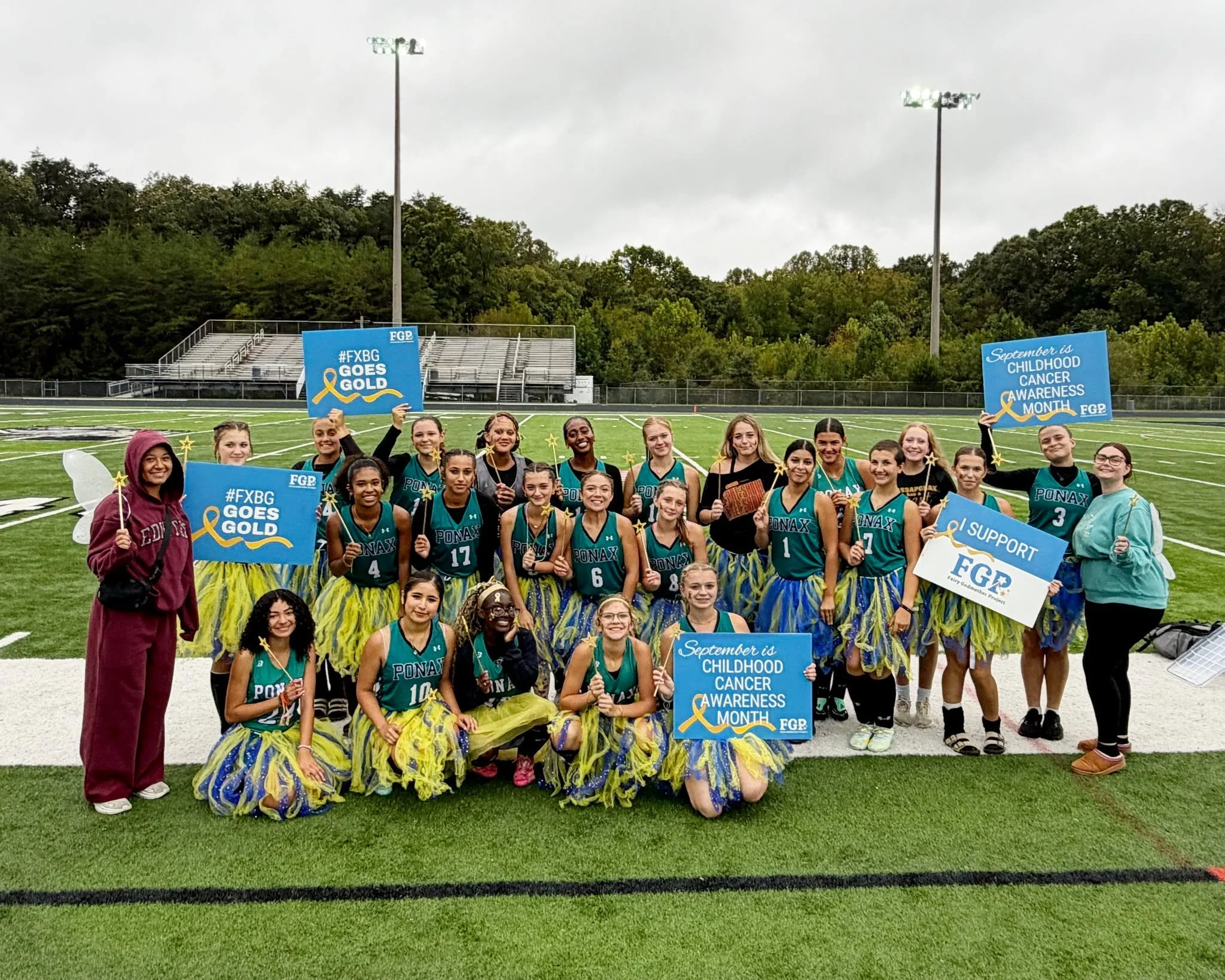 The Massaponax High School Field Hockey team is going gold for childhood cancer awareness! 💛 We love seeing these student athletes come together to help spread awareness and show their support for children and families facing pediatric cancer.

🎗️D