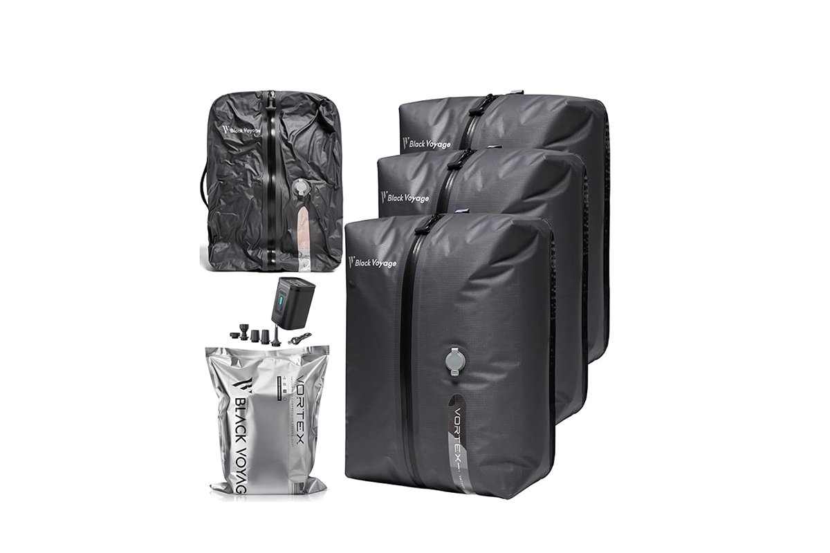 Vacuum Compression Packing Cubes 18L w/ air pump! Game changer to get it all in!