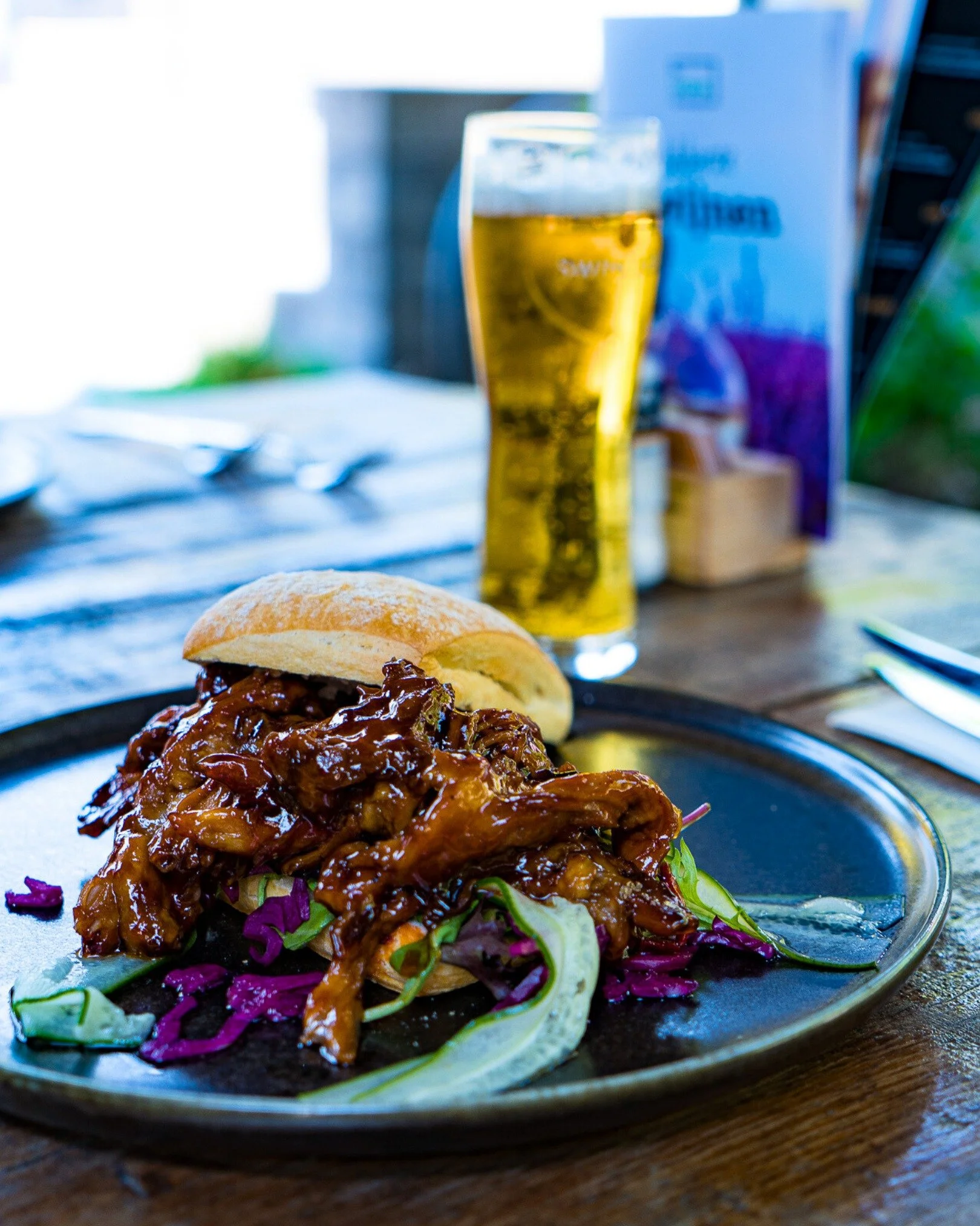 𝗦𝗺𝗮𝗮𝗸𝘃𝗼𝗹 𝘄𝗲𝗲𝗸𝗲𝗻𝗱
Neem je dit weekend plaats op ons vernieuwde terras voor een smaakvolle lunch? Wij zijn vandaag, morgen en zaterdag geopend vanaf 12:00 uur. 😋

#hoenderloo #uitinapeldoorn #veluwe