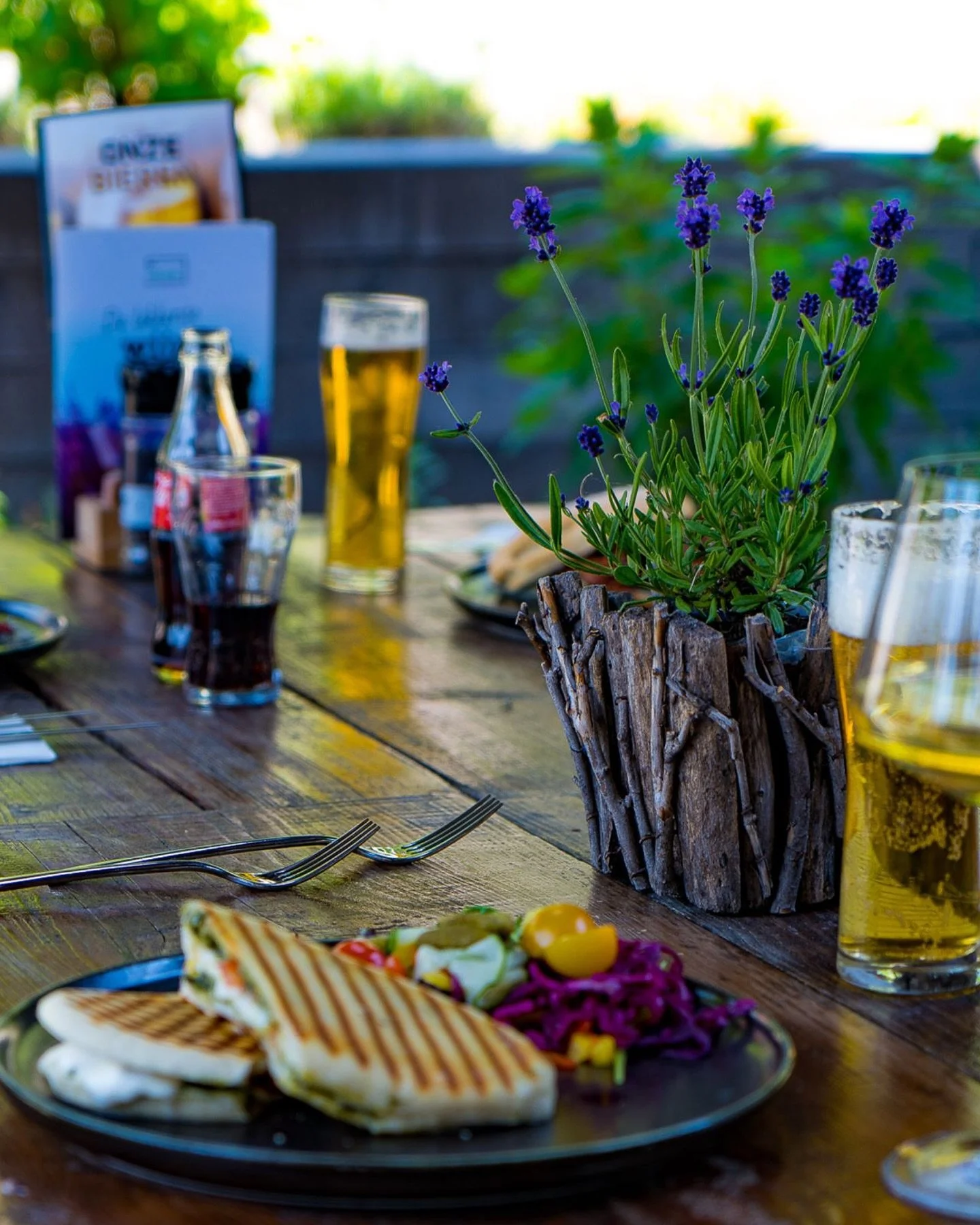 𝗢𝗽𝗲𝗻𝗶𝗻𝗴𝘀𝘁𝗶𝗷𝗱𝗲𝗻

Onze openingstijden zijn in verband met de vakantie uitgebreid! We zijn nu elke maandag, donderdag, vrijdag, zaterdag en zondag geopend vanaf 12:00 uur. Zien we je snel? 💜

#hoenderloo #horecanederland