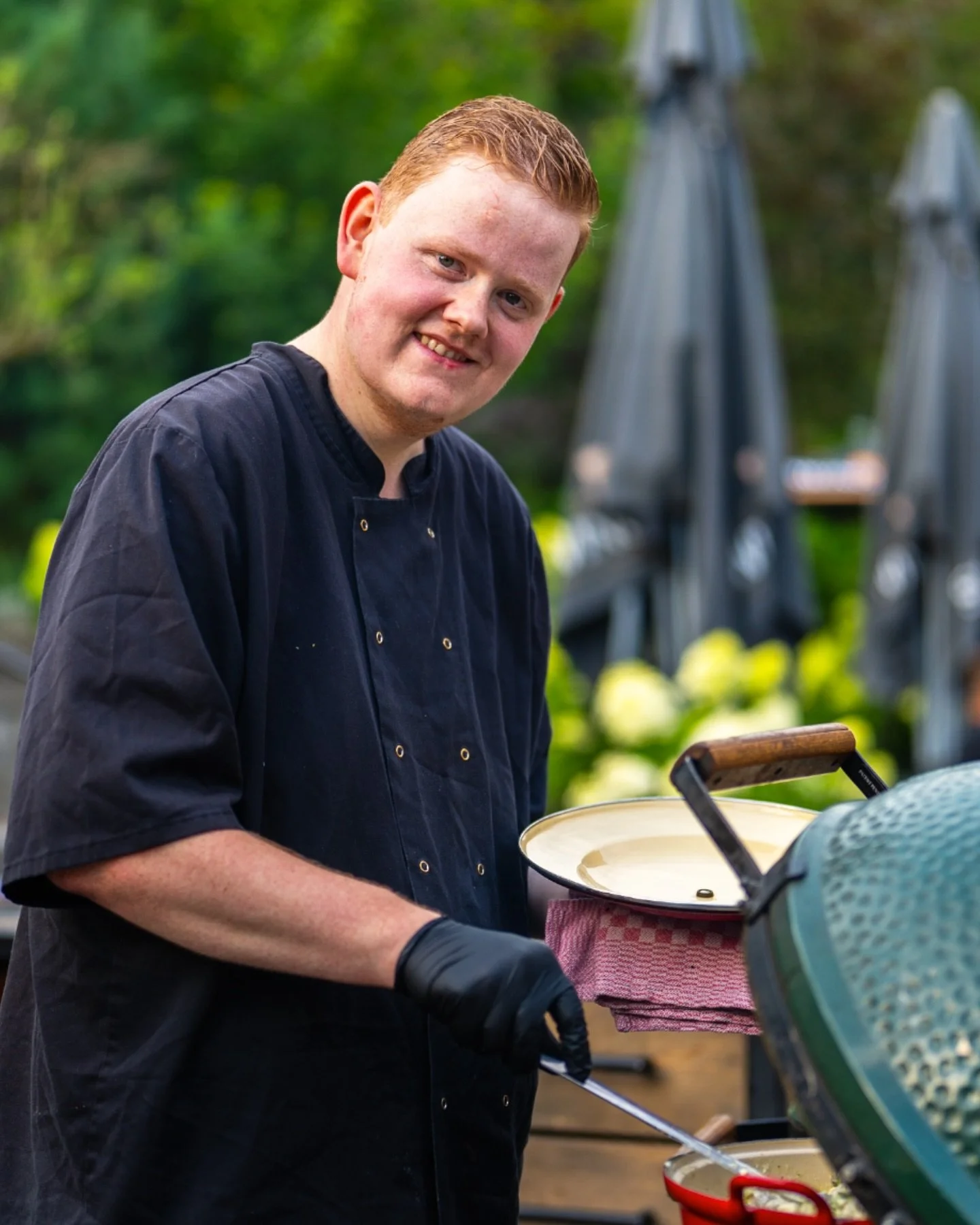 𝗚𝗲𝗻𝗶𝗲𝘁𝗲𝗻 𝘃𝗮𝗻 𝗱𝗲 𝘇𝗼𝗻
Zonnige dagen zijn op komst en ons terras (&eacute;n team) staat voor je klaar! ☀️ Neem je snel plaats voor een smaakvolle lunch of diner? 💜

#hoenderloo #uitinapeldoorn #horeca