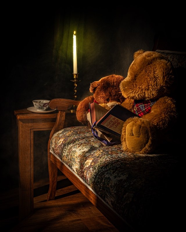 DP ©Mike Barker "A Story Before Bed" 2nd Place