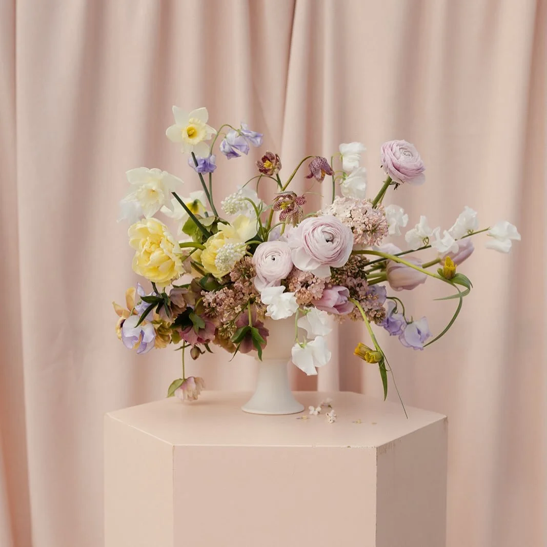 Most beautiful spring arrangements say no more.

Workshop @trillefloral @libertylaneflowers @gaiavessels  venue @minerva_vines_ 

#weddingflowersburlington #weddingflowershamilton #torontoweddingflowers #ancasterweddingflorist #springwedding