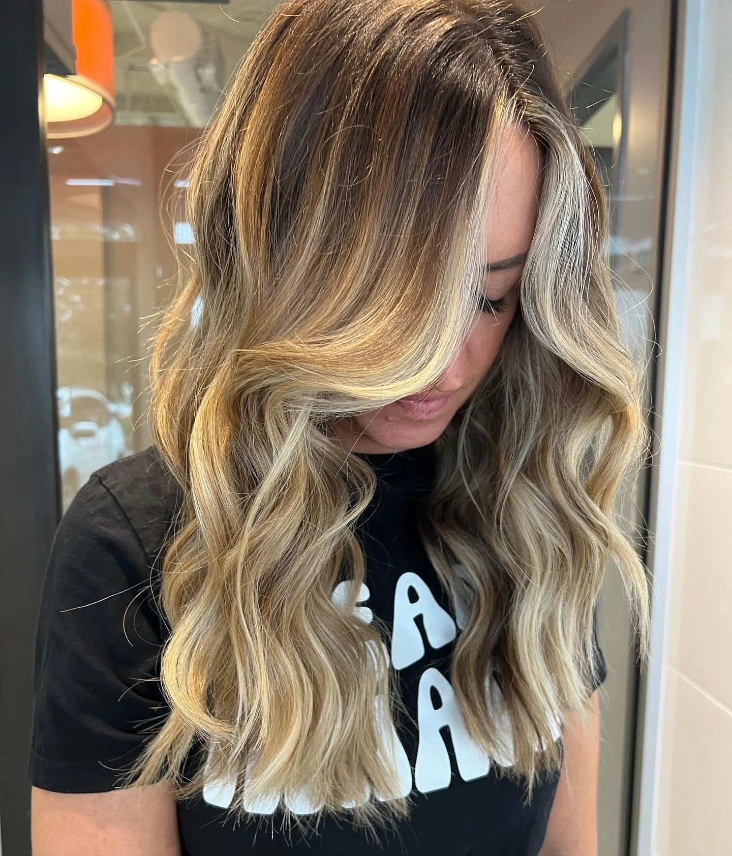 Bright blonde but make it low maintenance 

#balayage #blondebalayage #redkenshadeseq #davines #austin #hairstylist #austinhairstylist #september #hairsalon