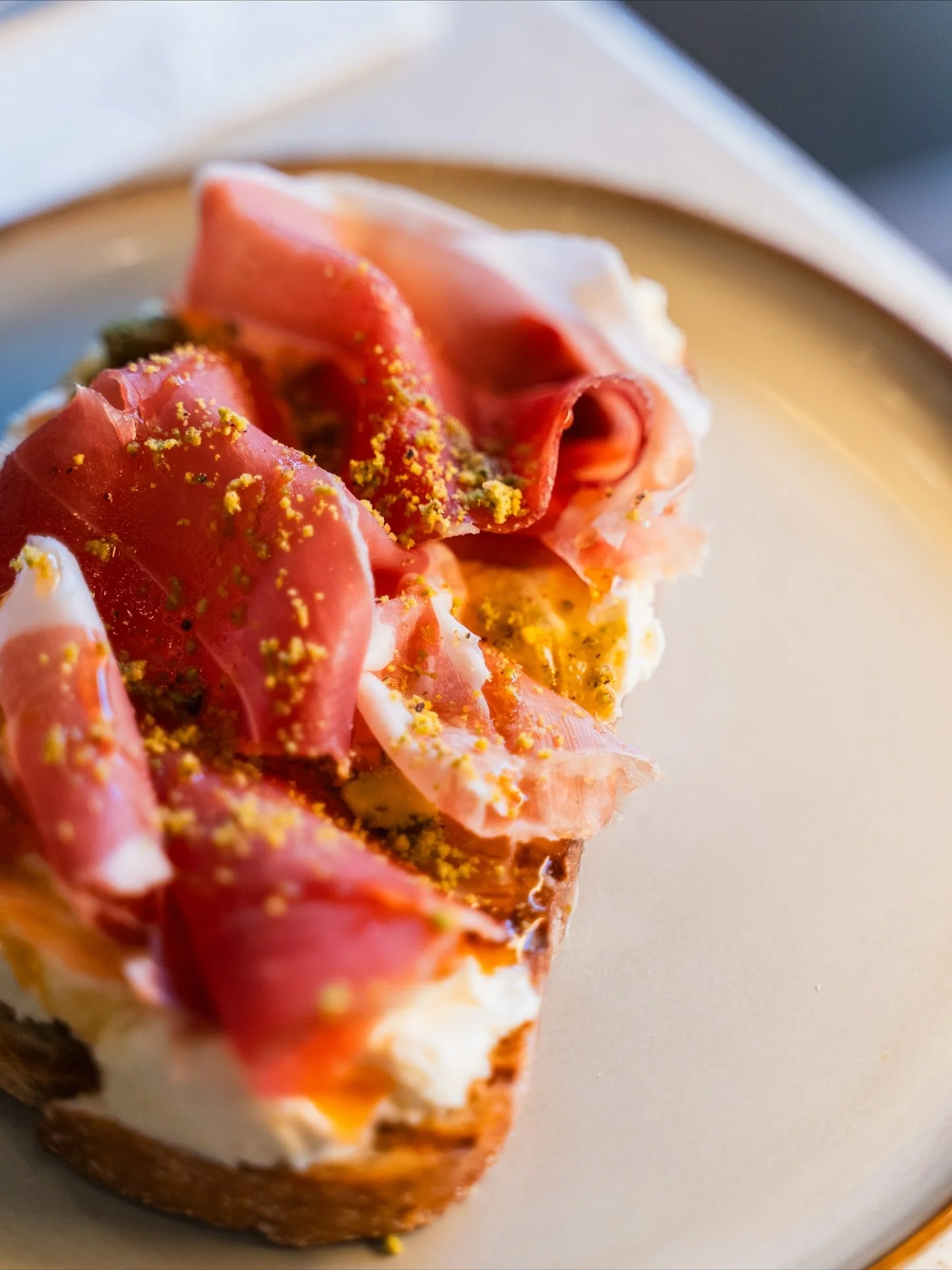 HAPPIER HAPPY HOUR 😋

&hellip;because who doesn&rsquo;t love a deal in this economy?!

Mon&ndash;Fri 9&ndash;11am (except Wednesdays + holidays).

🌶️🍯 Ricotta, Hot Honey &amp; Prosciutto on Sourdough $9
🥑 Guacamole &amp; Egg Sandwich - $8
🍄&zwj;