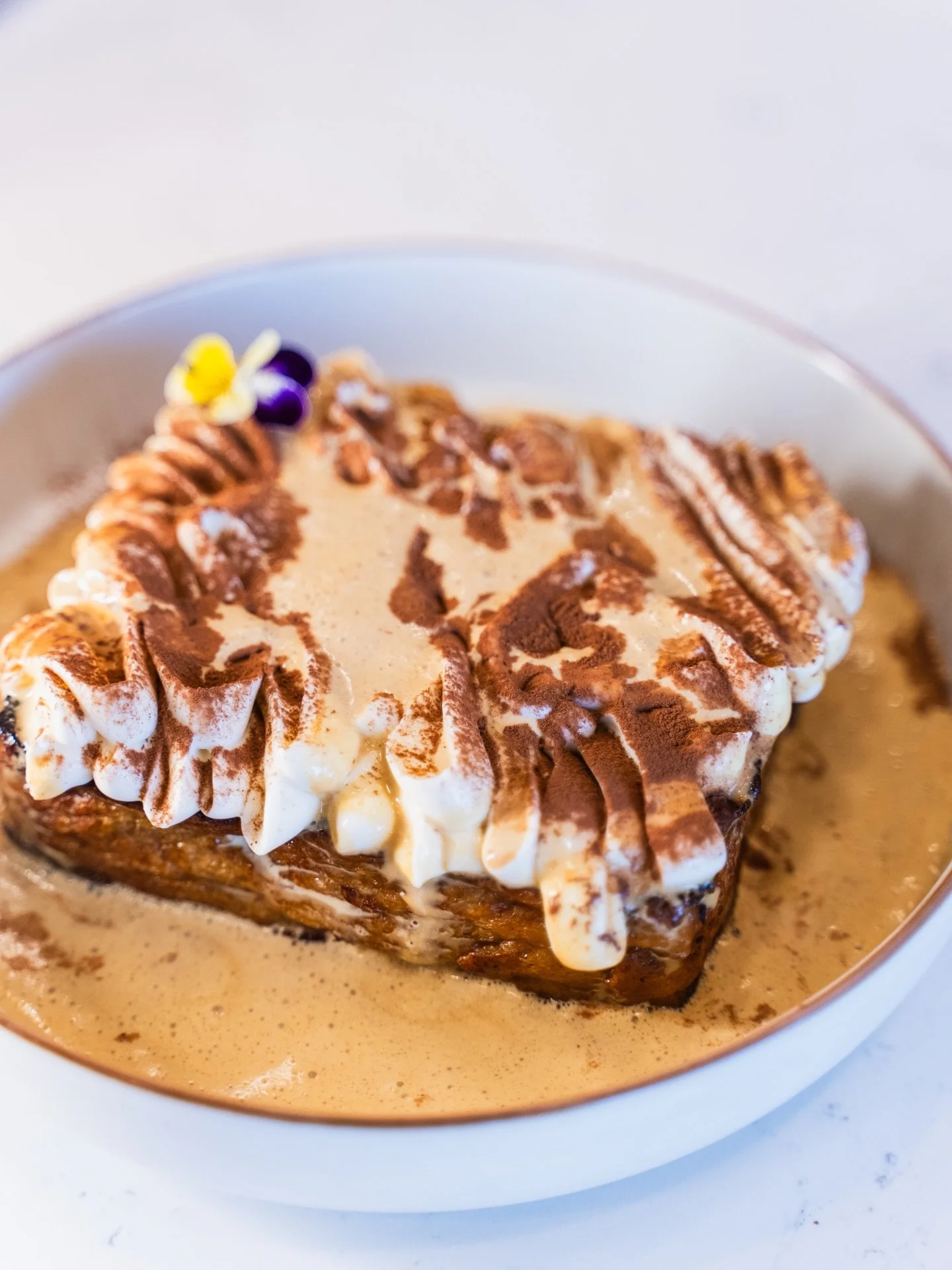 THE PERFECT PAIRING 🫶

Blood Orange Chocolate Latte plus Tiramisu French Toast equals zero regrets and a very good day. Loam you later! 😉

📍230 Esplanade W
📷 @hhagency.ca