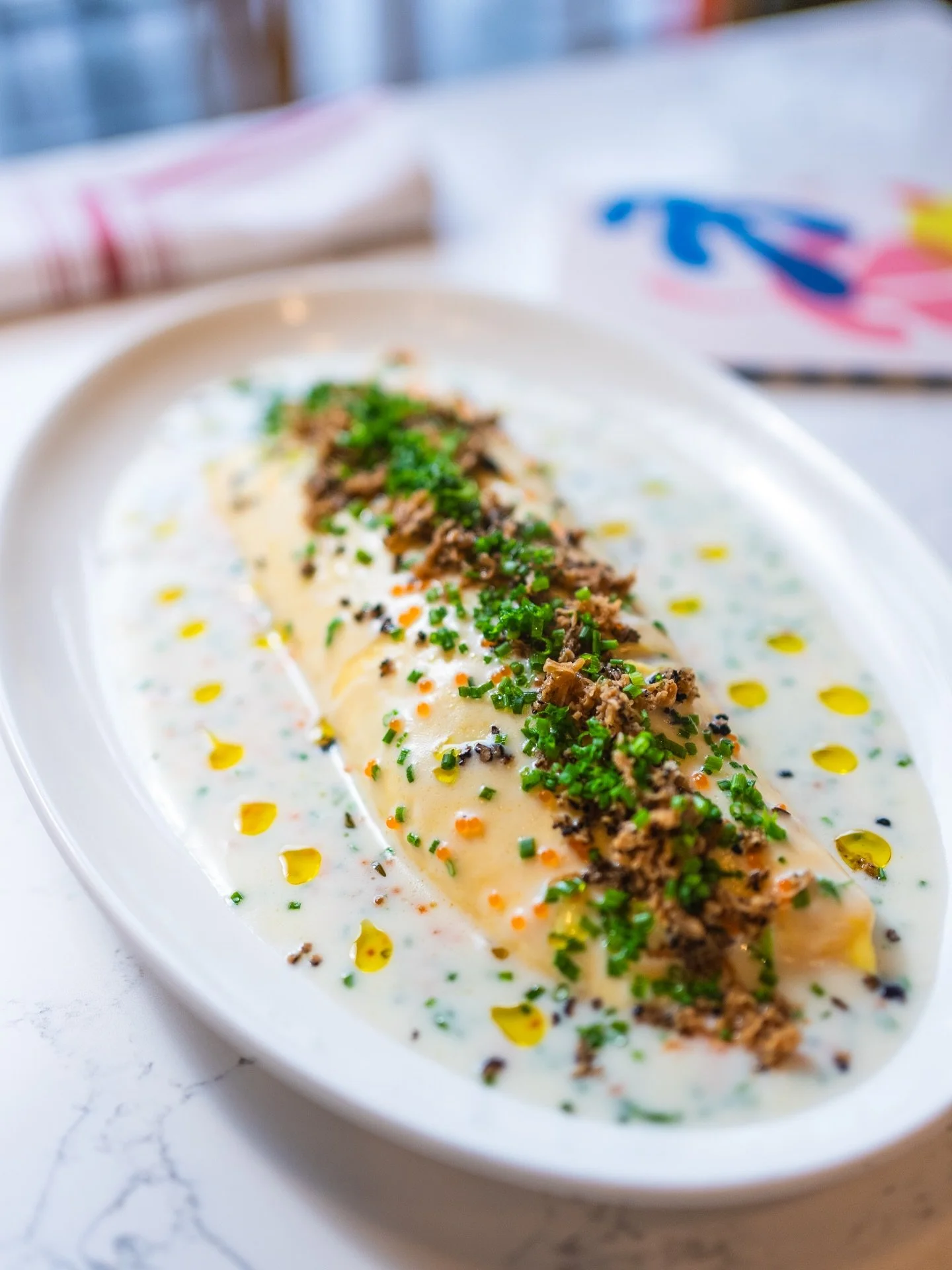 TRUFFLE OMELETTE REBRAND 😋

You asked for more sauce. We listened. 😉

Same thyme mushroom medley and tobiko cheese sauce. Now finished with grated truffle (instead of sliced) and, yes, more sauce across the plate.

Loam you soon. 😘

📍230 Esplanad