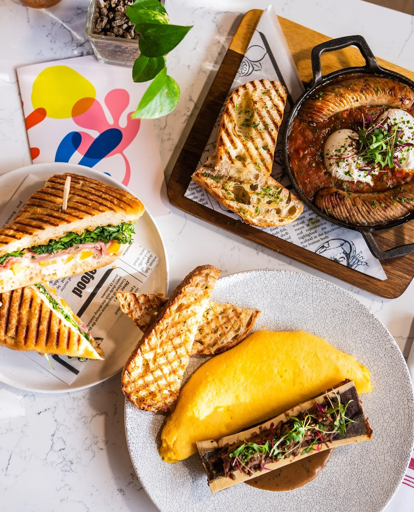 THE CLASSICS 🤌💋

Impossible to go wrong with our English Cassoulet, Prosciutto Hot Honey Sando or our Bone Marrow Omelette. Which one is your fave?

📍 230 Esplanade W, North Vancouver
📷 @hhagency.ca