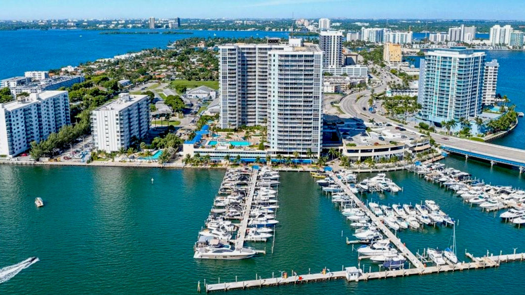 7601 E Treasure Dr Ph 112, North Bay Village