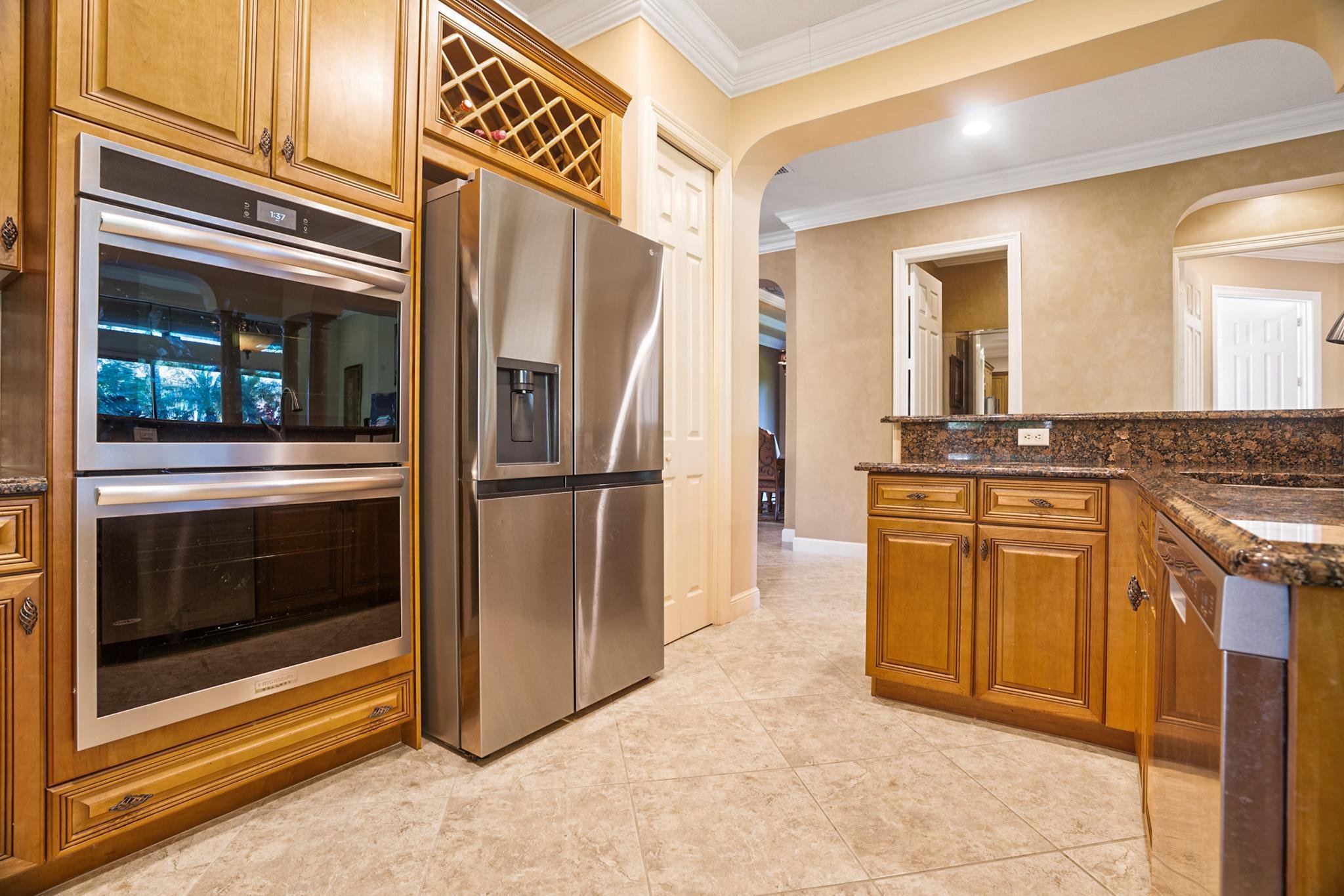 21-Kitchen.jpg
