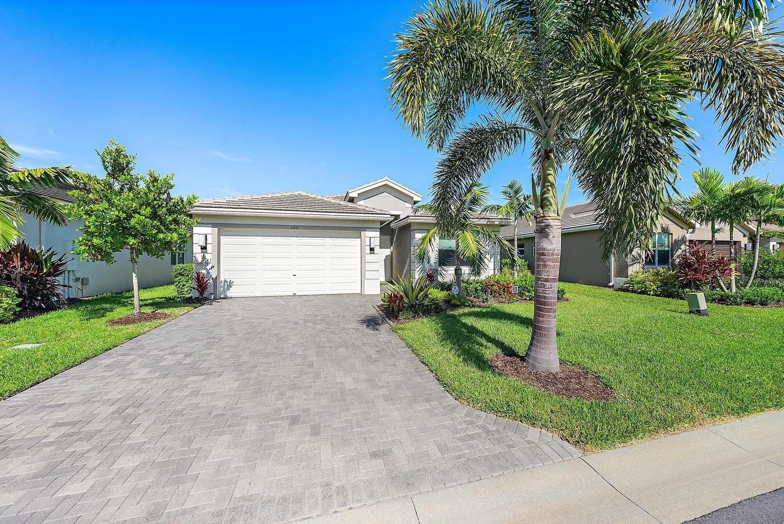 3298 Mandarin Blvd, Loxahatchee, FL 33470