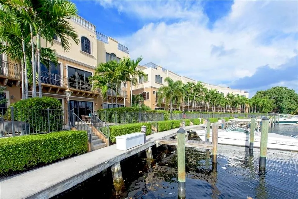 2166 Se 7th St, Pompano Beach, FL 33062