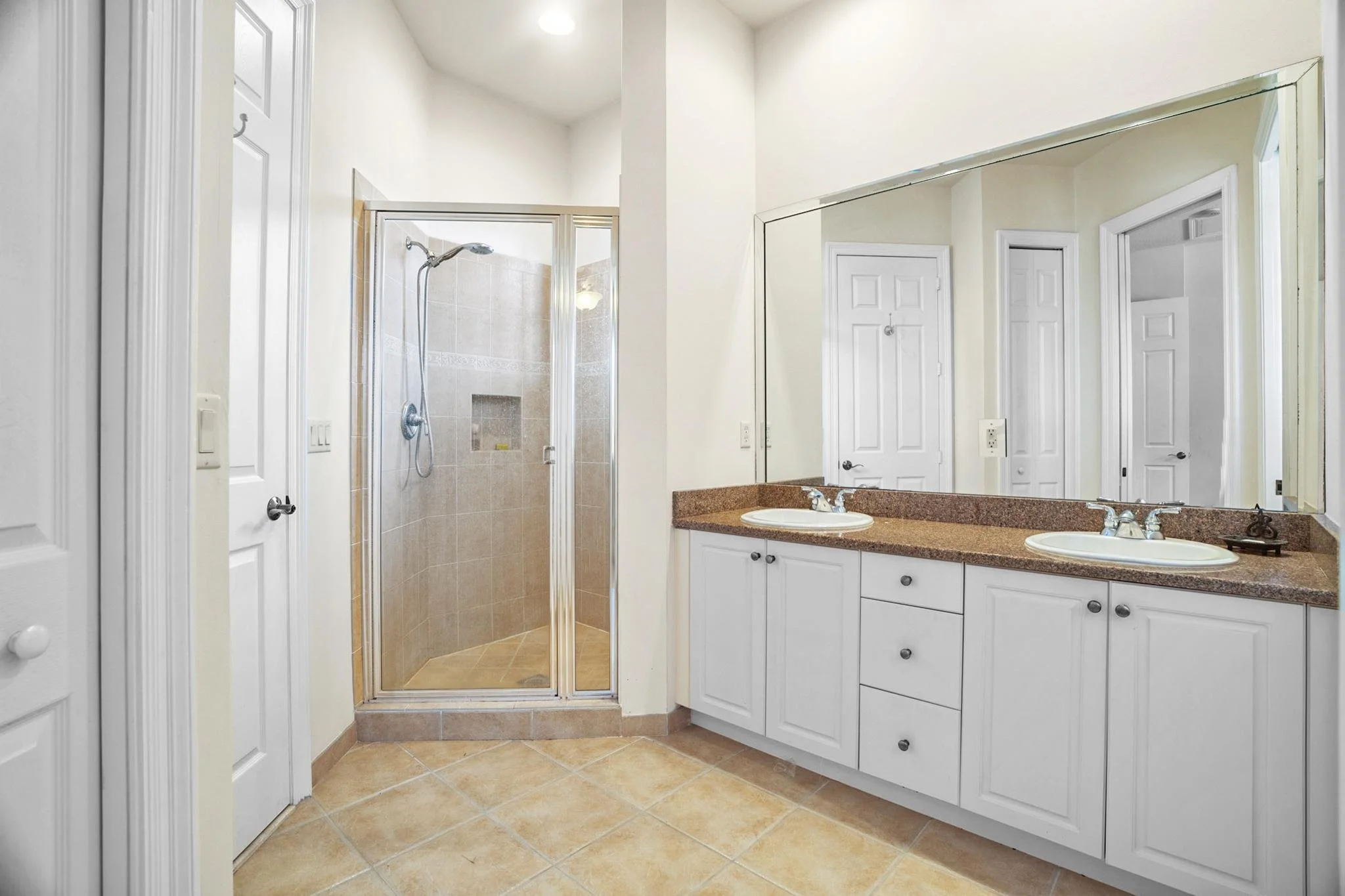 52_Bathroom.jpg