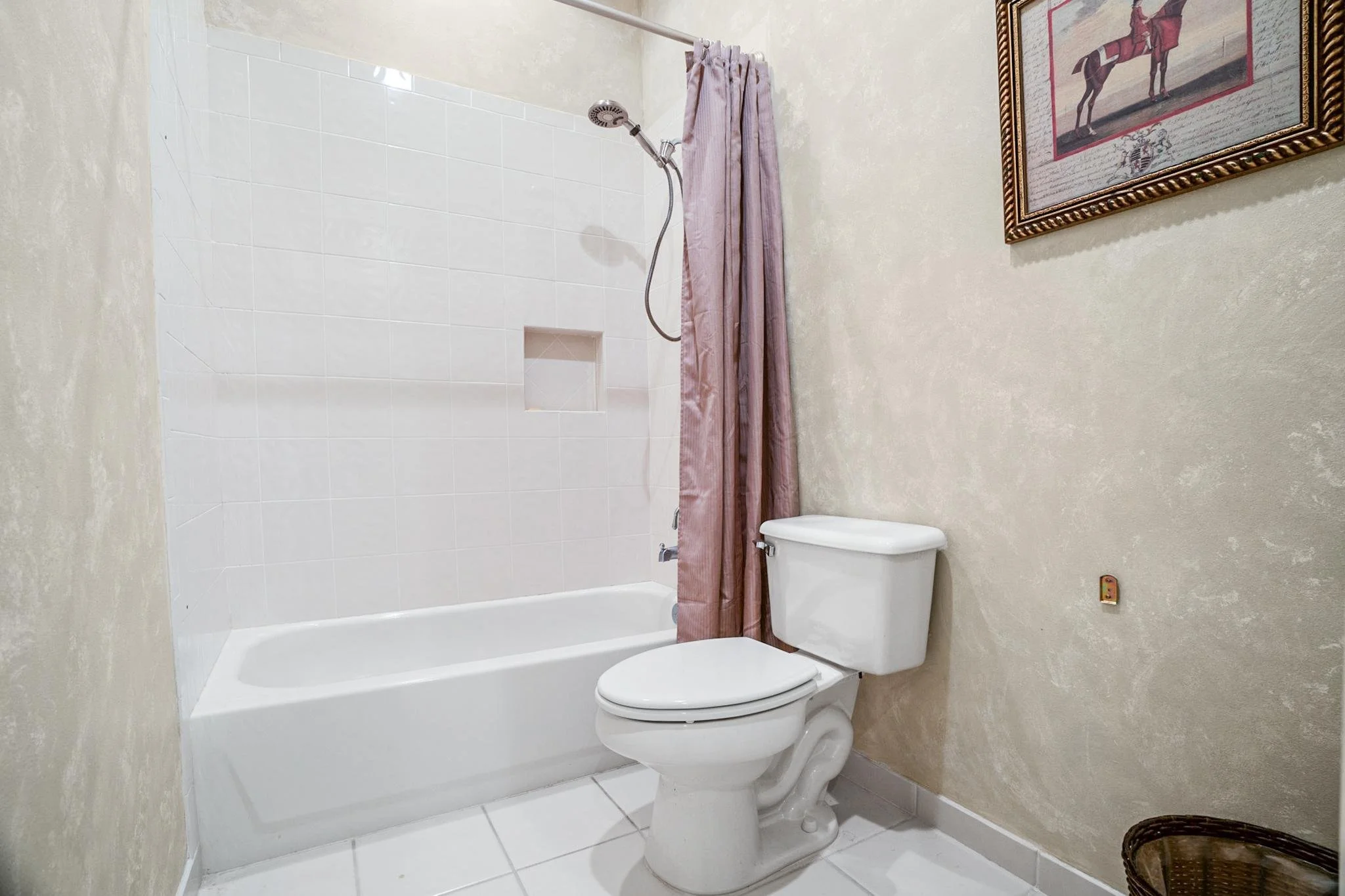 48_Bathroom.jpg