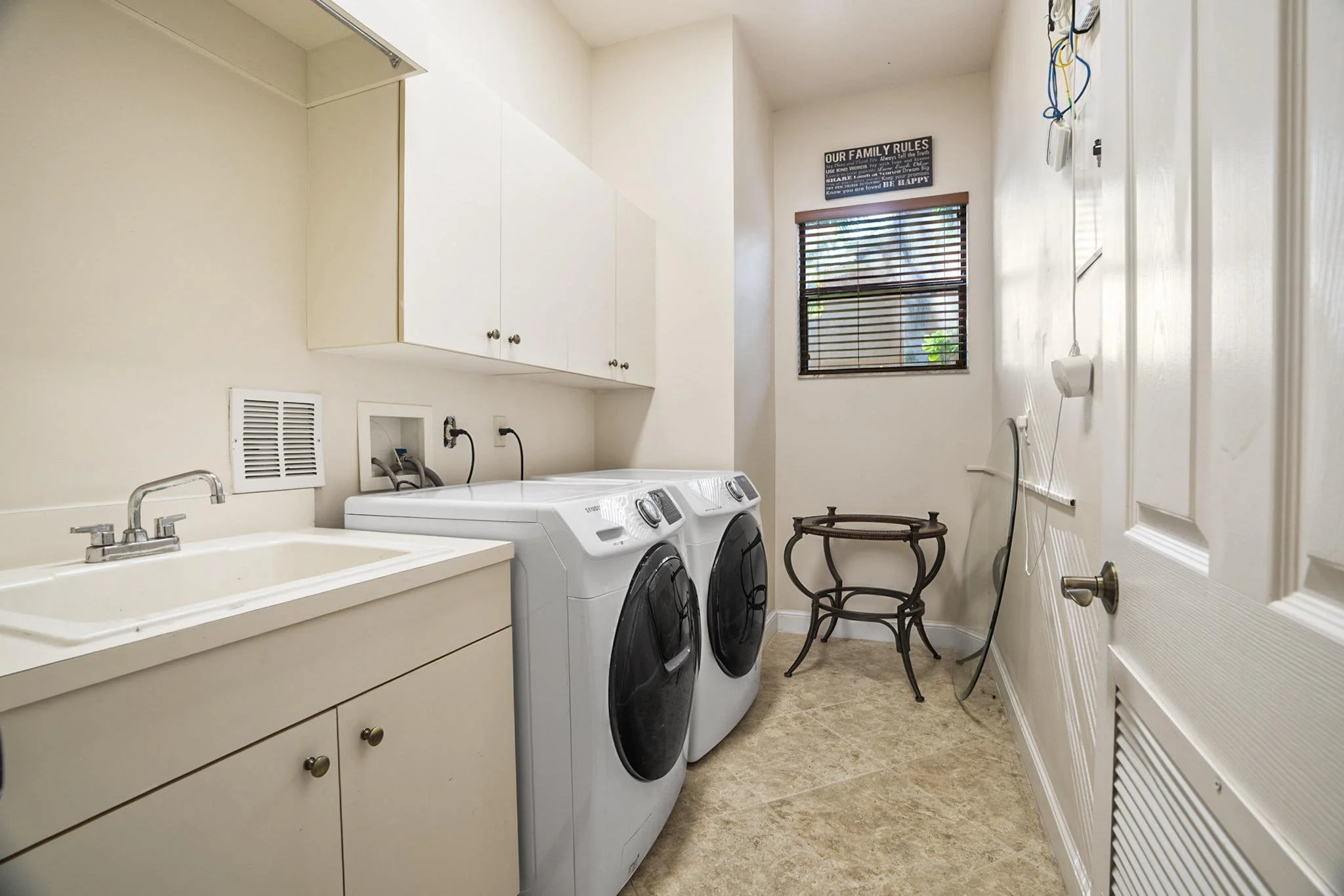 13_Laundry.jpg