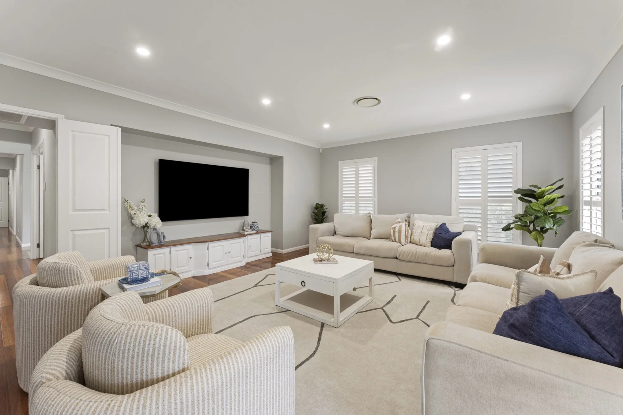 15 Brampton Close, Redland Bay Internet 13.jpg
