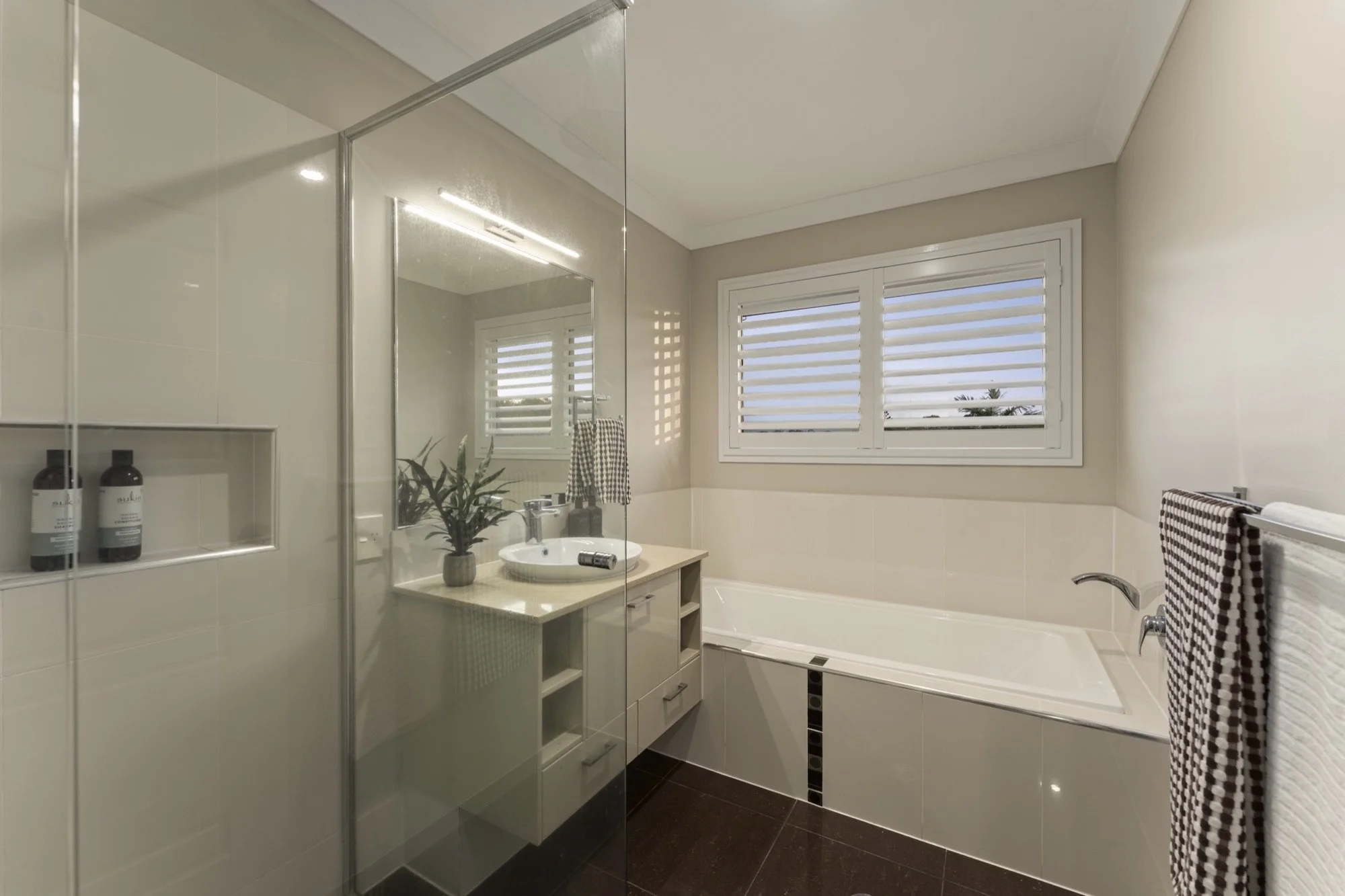 12 Turtle Place, Redland Bay Internet 17.jpg
