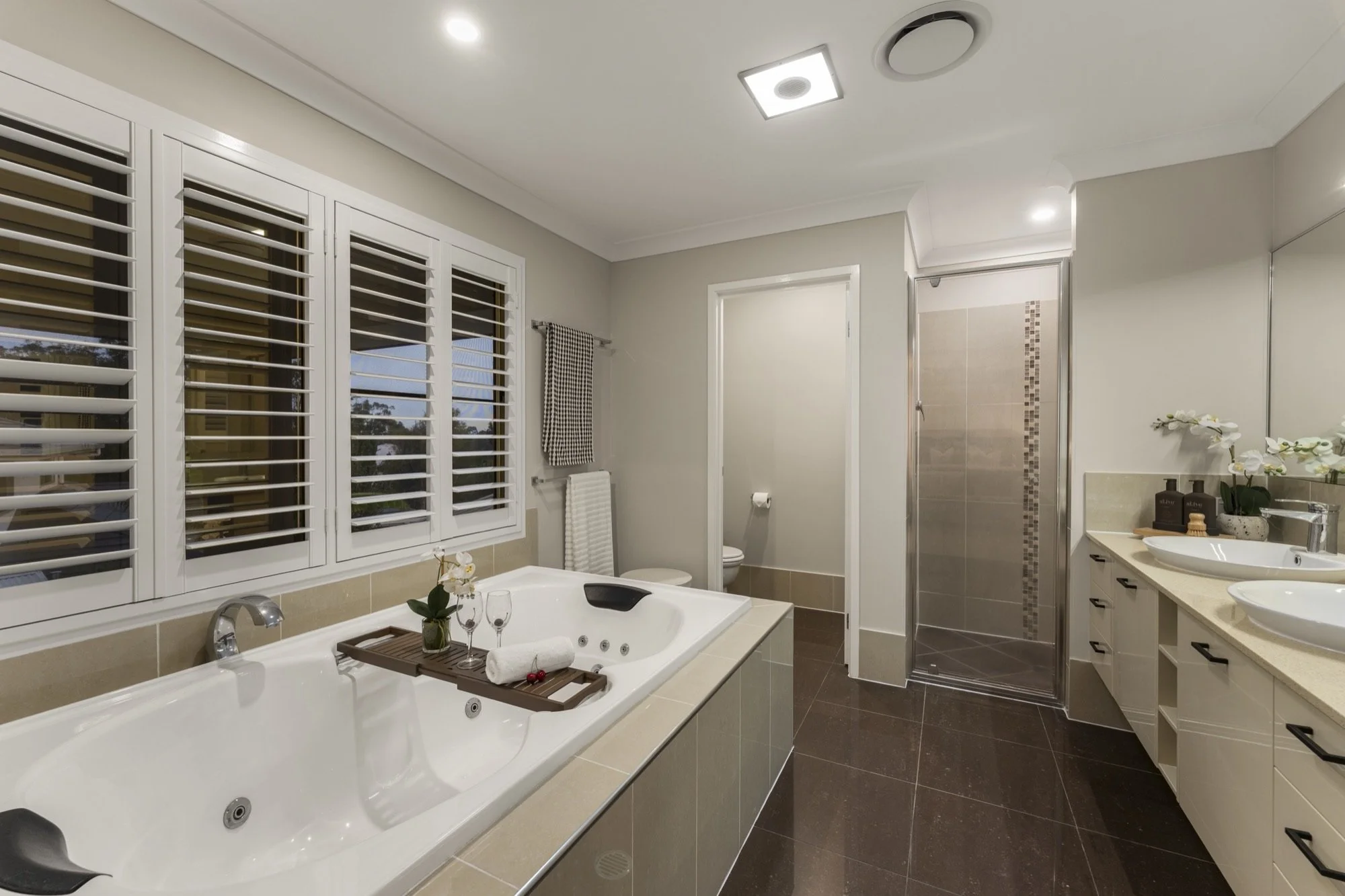 12 Turtle Place, Redland Bay Internet 20.jpg